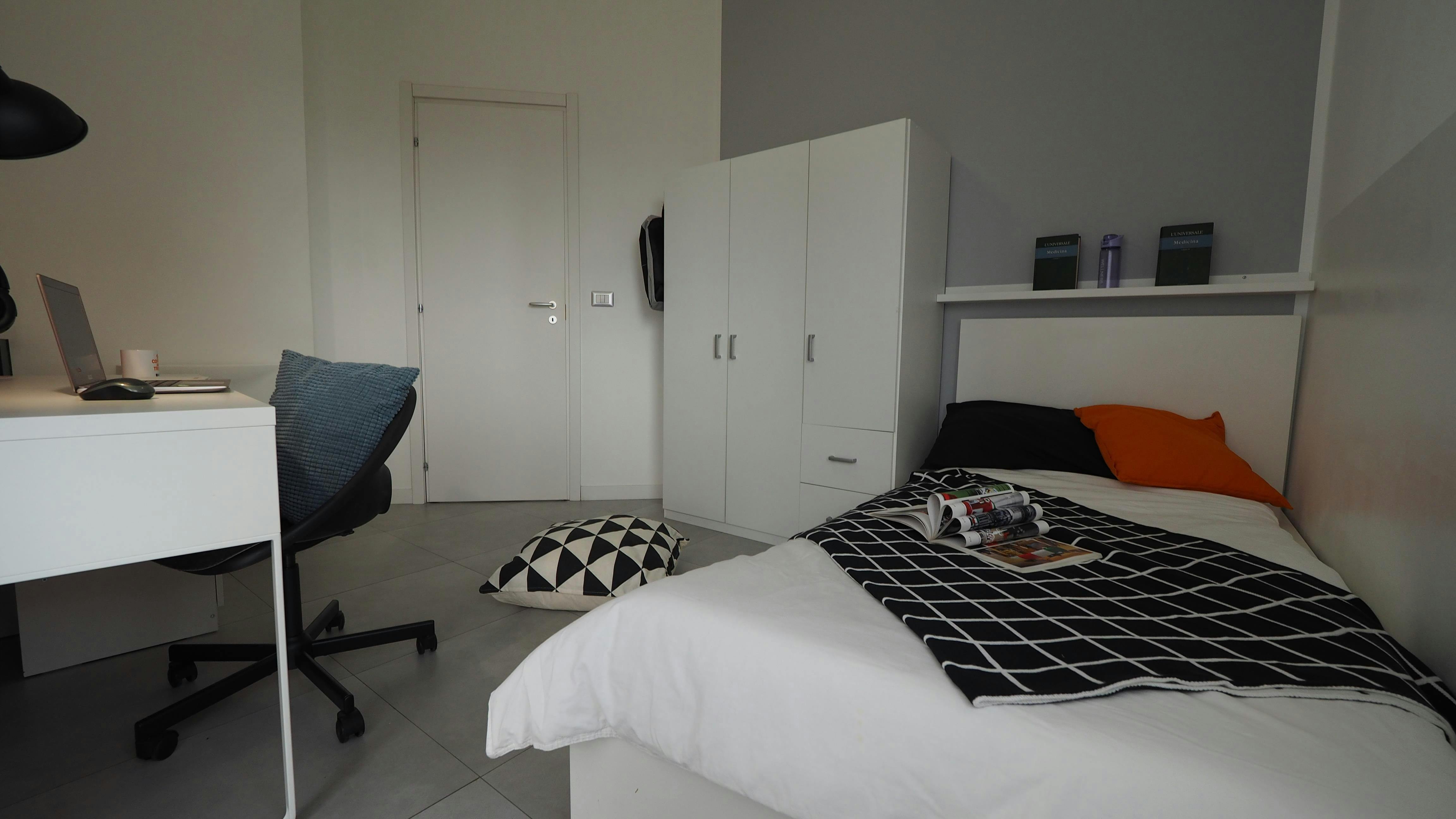 Private room in Via Verolengo, Turin (1728812) room image 2