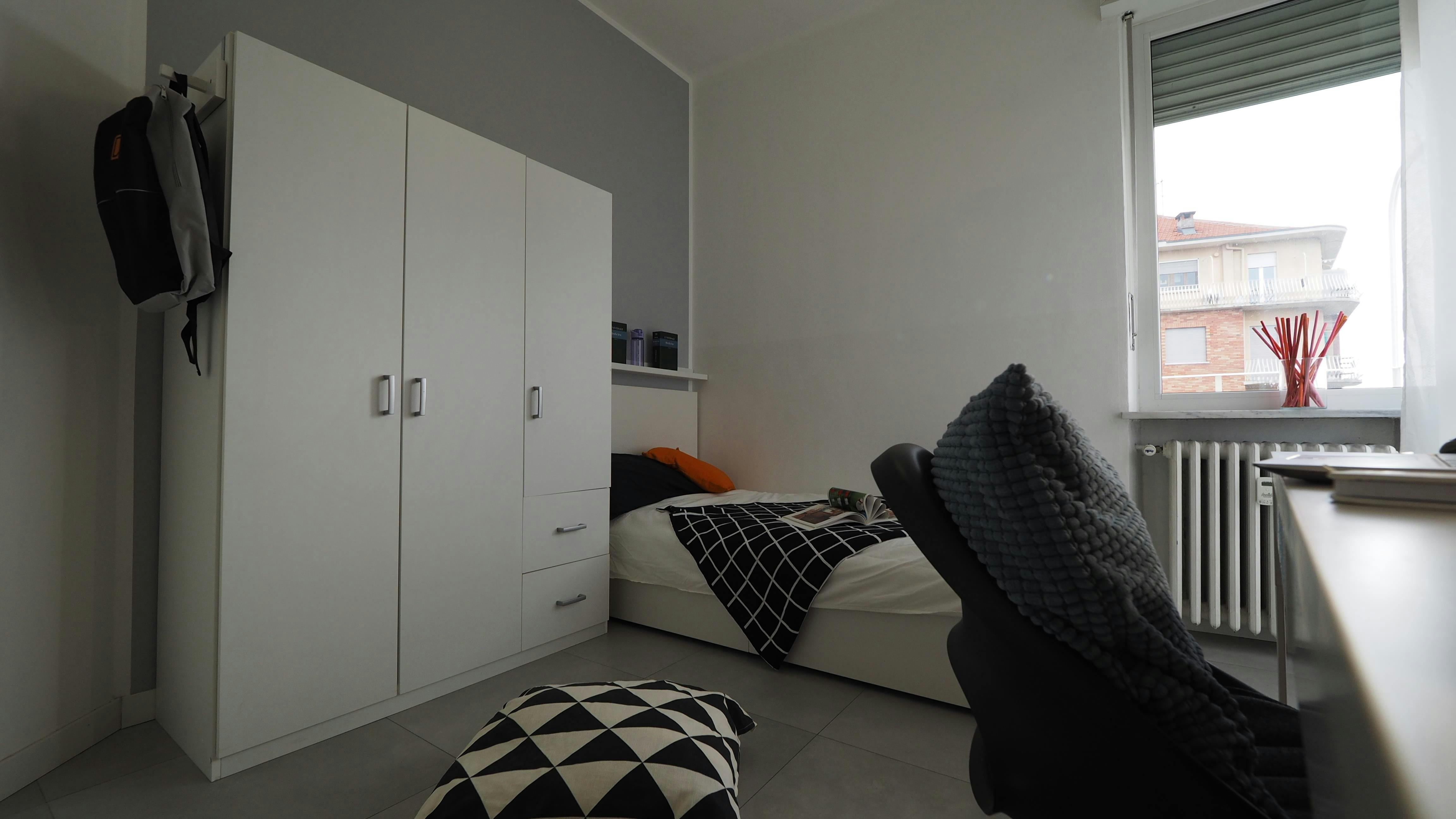 Private room in Via Verolengo, Turin (1728812) room image 1