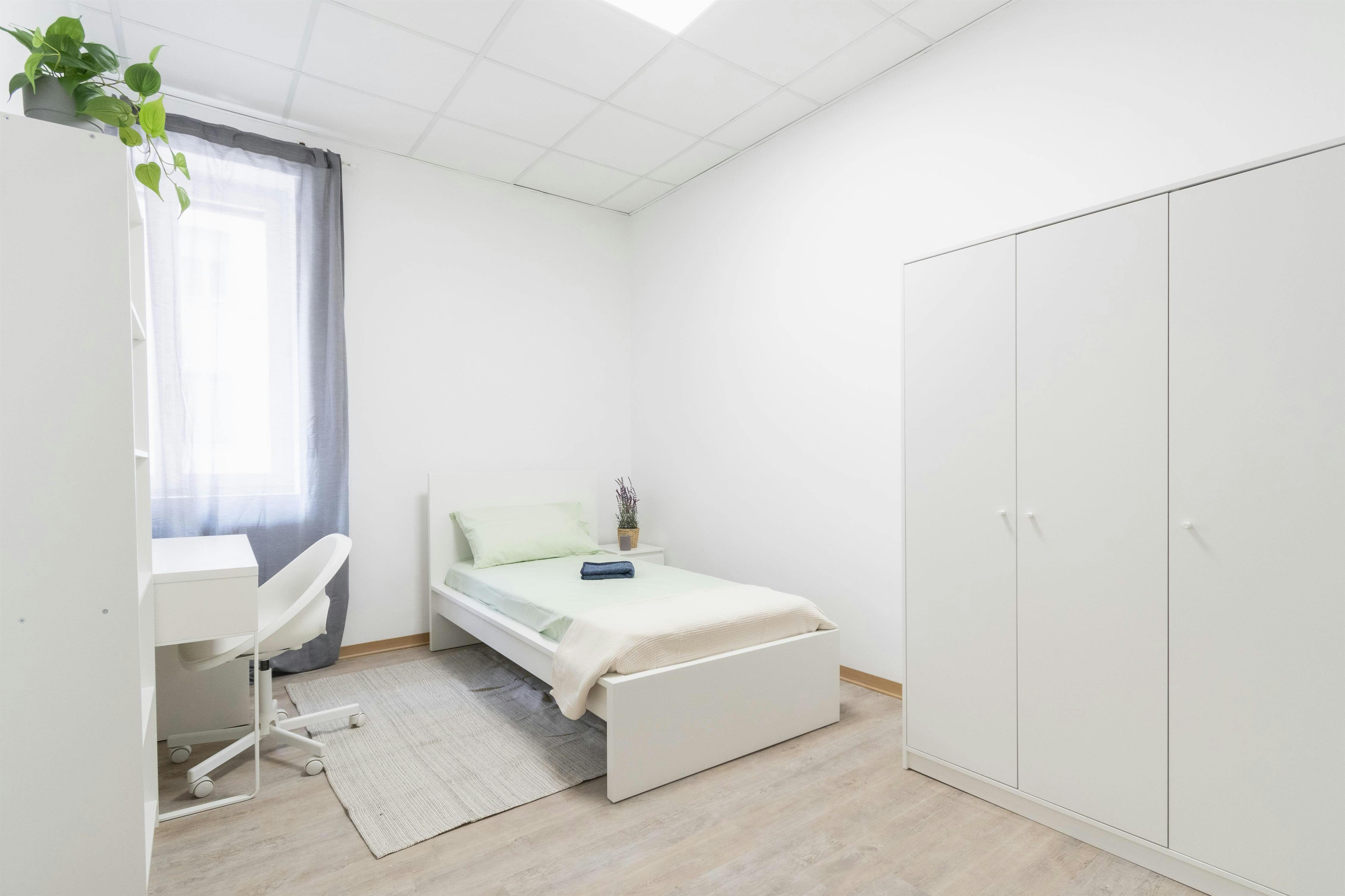 Private room in Via Frinco, Turin (1728835) room image 1