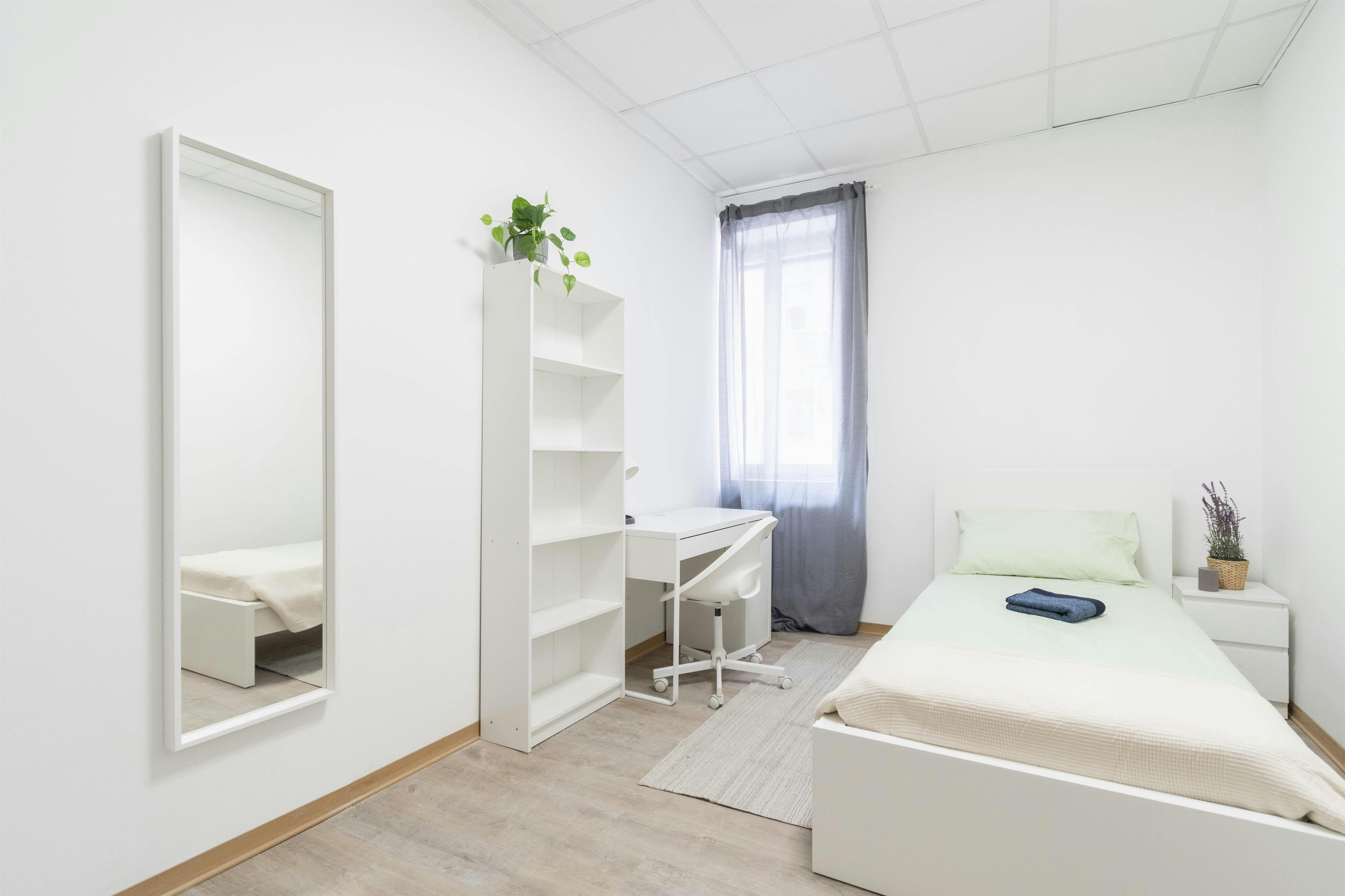 Private room in Via Frinco, Turin (1728835) room image 2