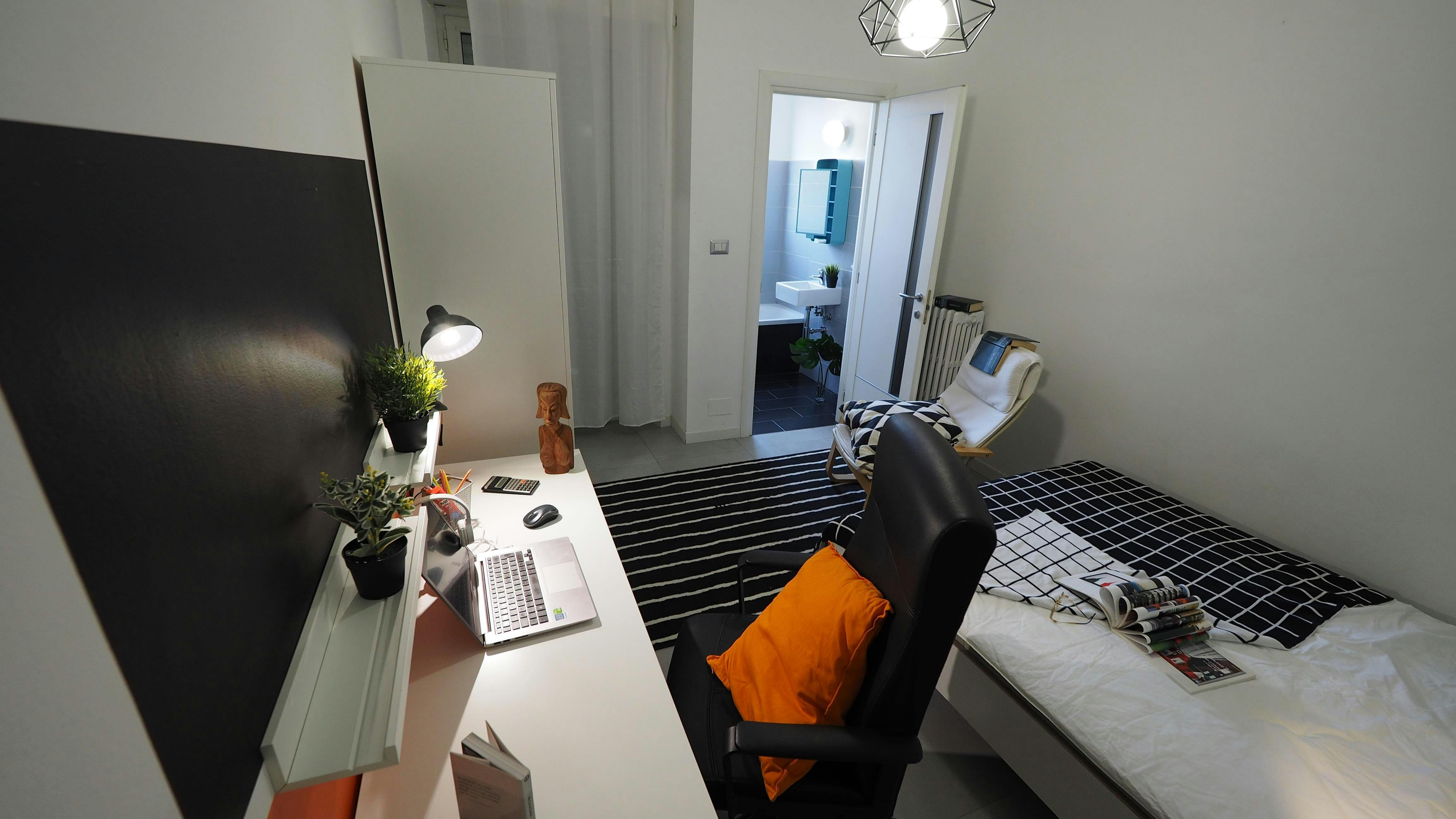 Private room in Via Verolengo, Turin (1728912) room image 2