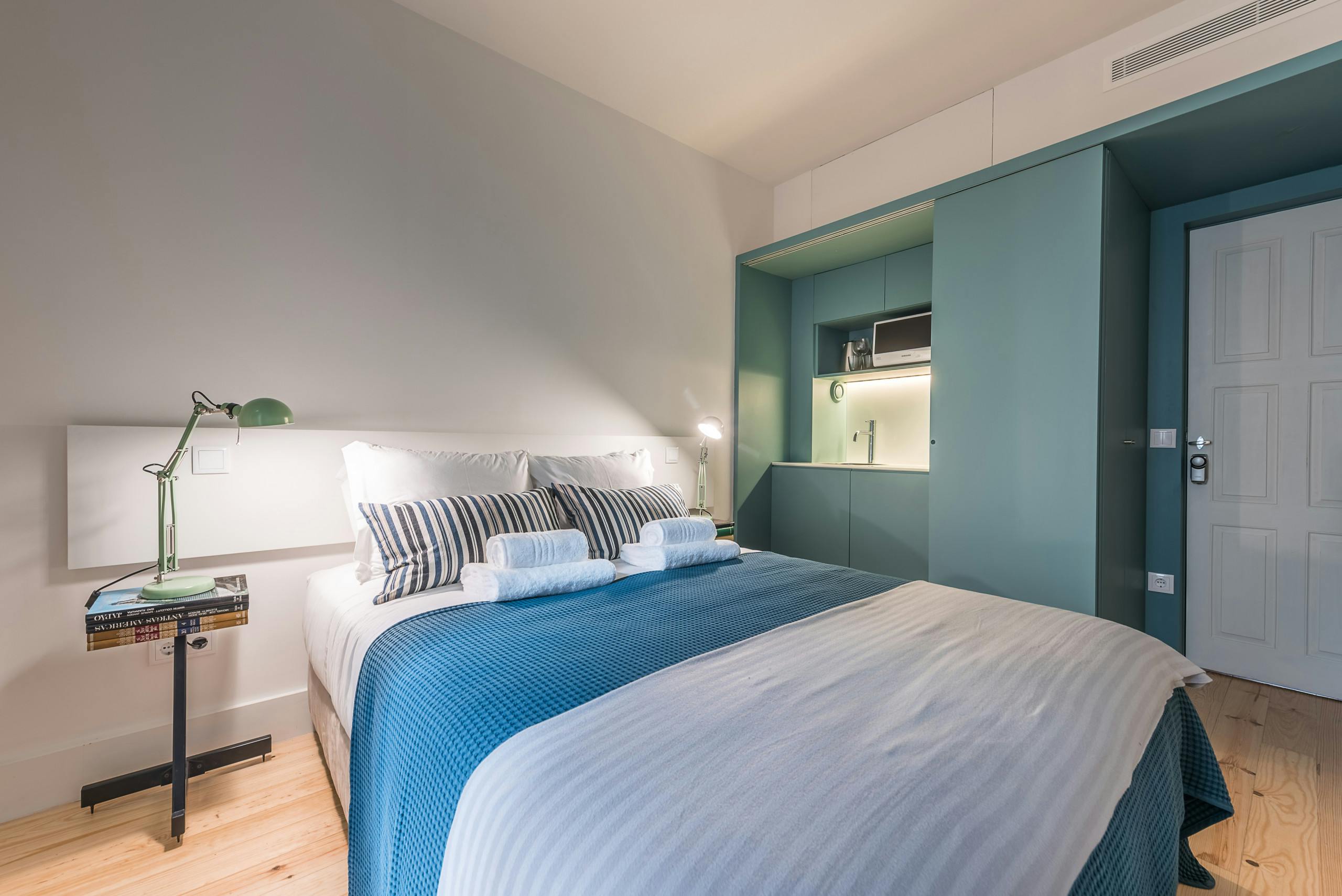 1-Bedroom Apartment in Rua dos Caldeireiros, Porto (1728981) ROOM