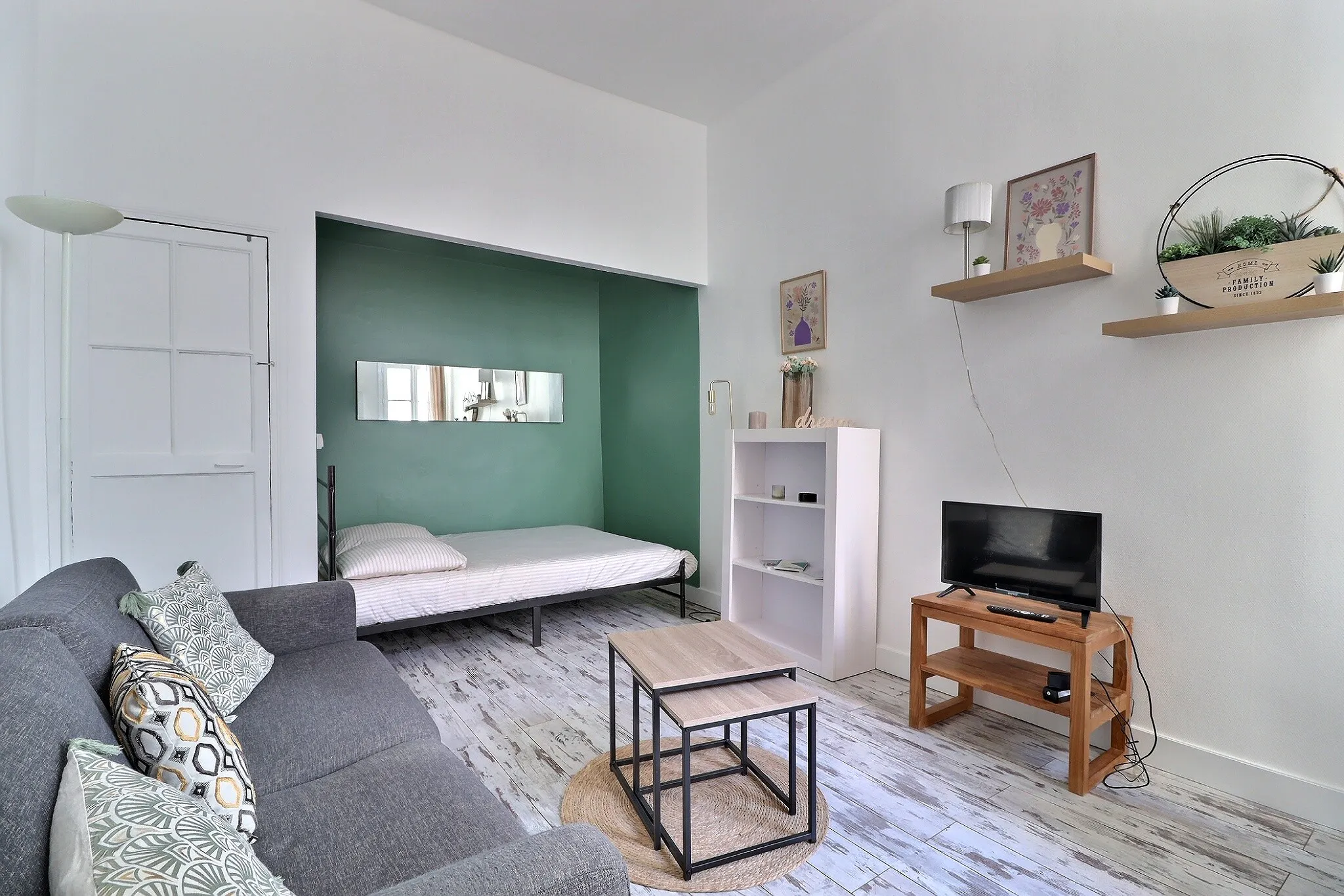 1-Bedroom Apartment in Rue Oudinot, Paris (1729052) ROOM 2