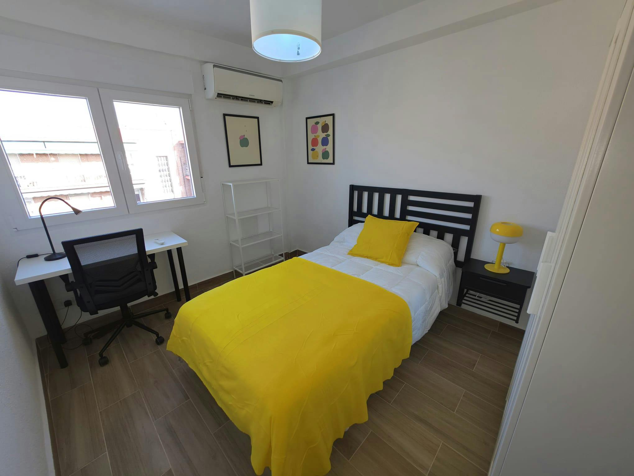 Private room in Calle Vía Carpetana, Madrid (1729069) ROOM 1