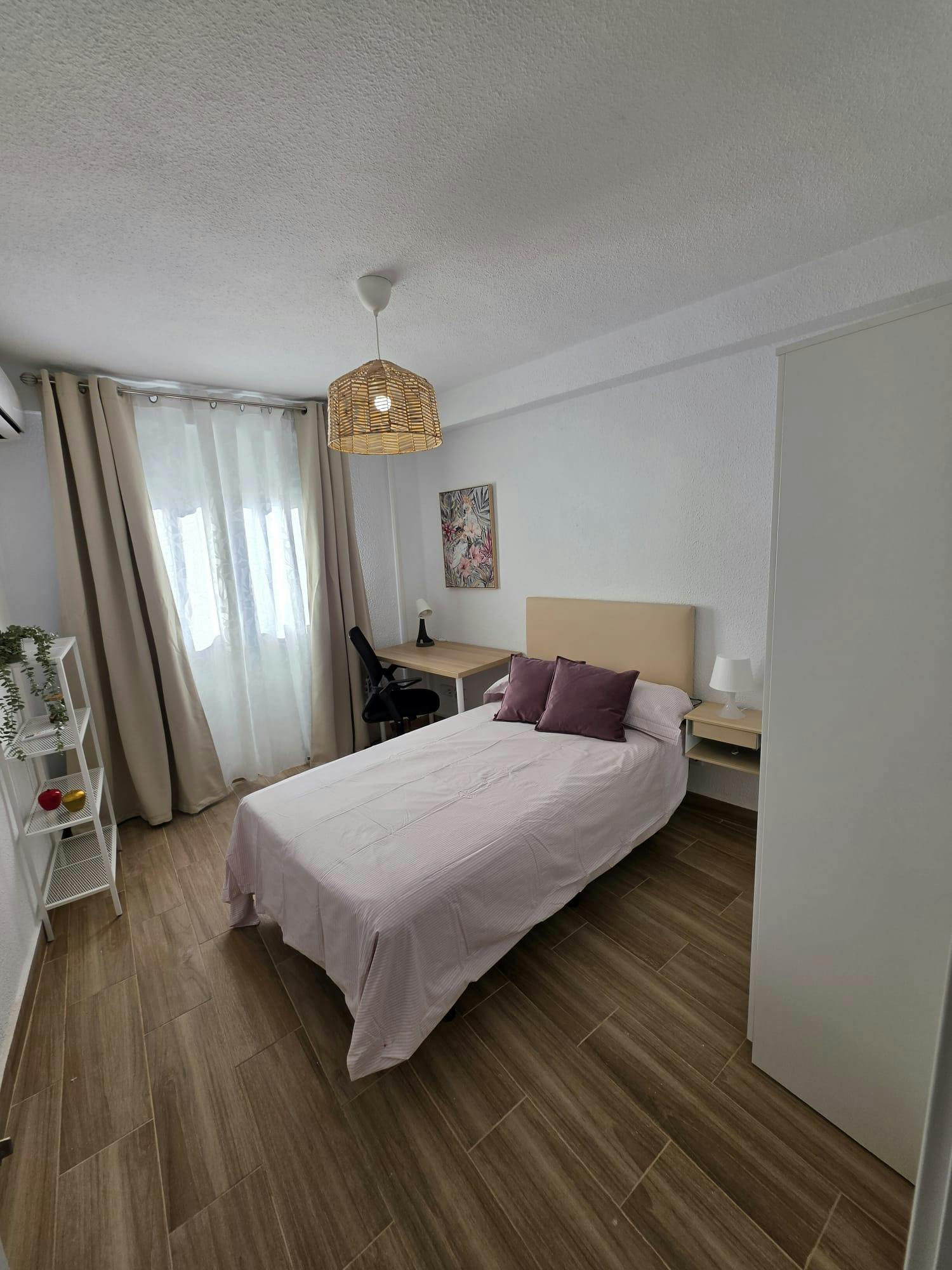 Habitación privada en alquiler por 495 € al mes en Madrid, Calle Vía Carpetana