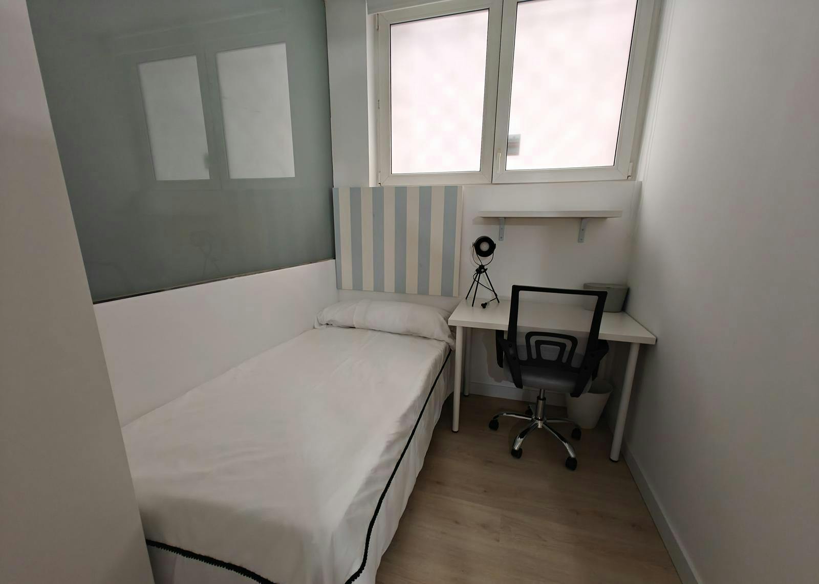 Private room in Calle de Juan Álvarez Mendizábal, Madrid (1729109) ROOM 1