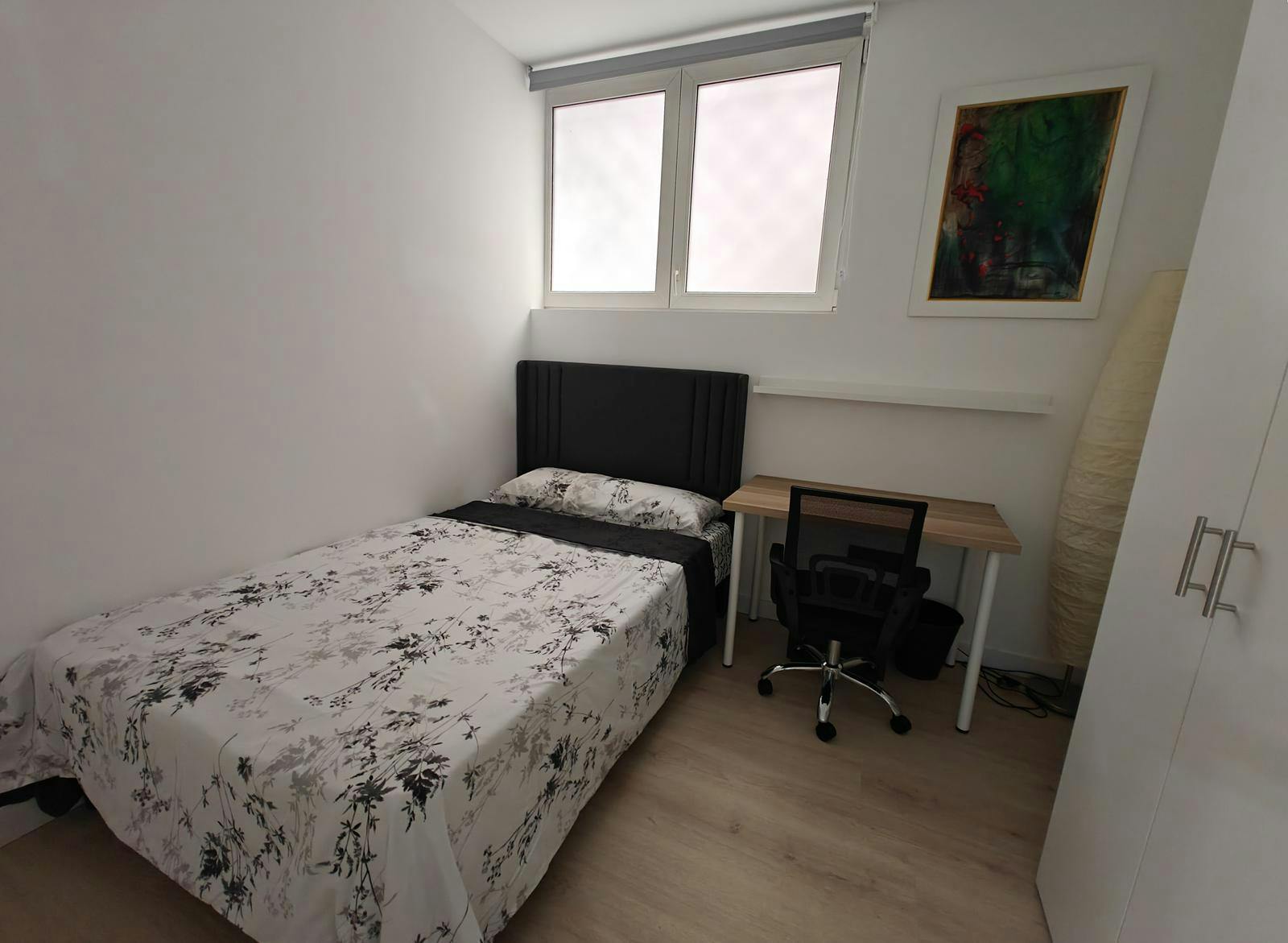 Private room in Calle de Juan Álvarez Mendizábal, Madrid (1729111) room image 2