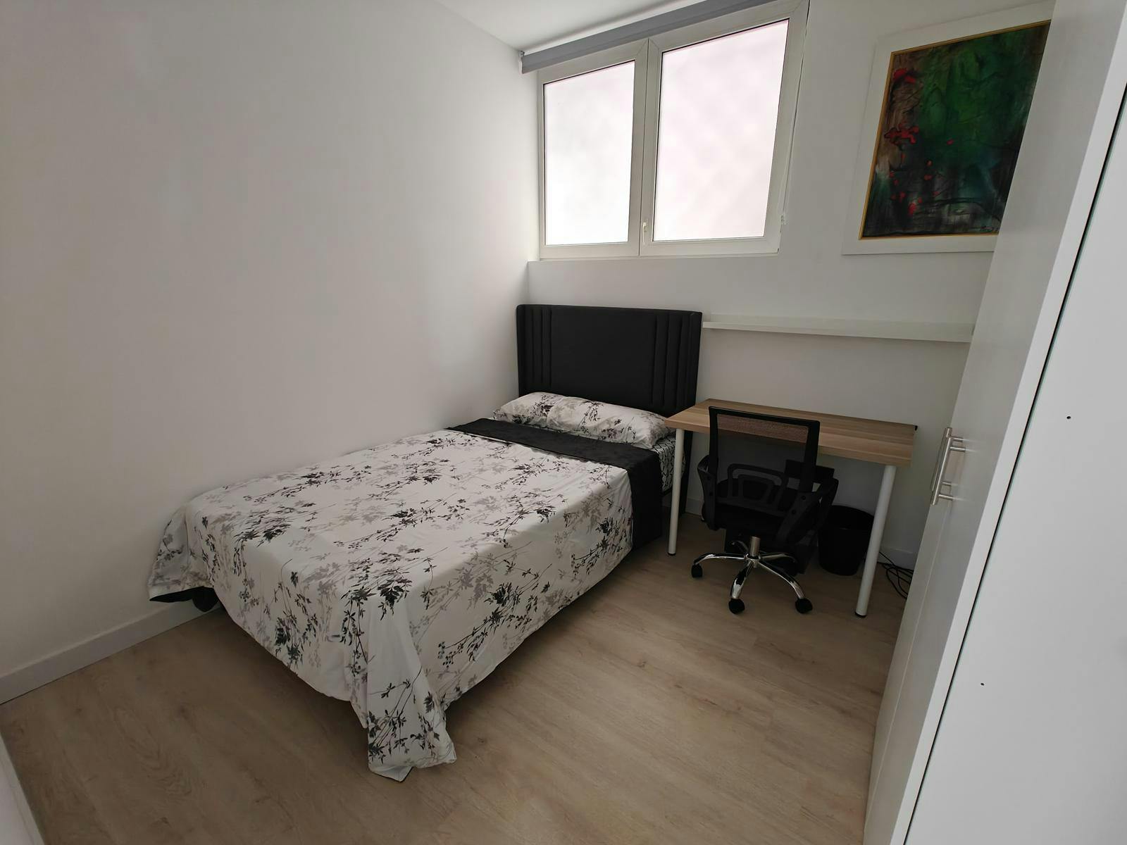 Private room in Calle de Juan Álvarez Mendizábal, Madrid (1729114) room image 1