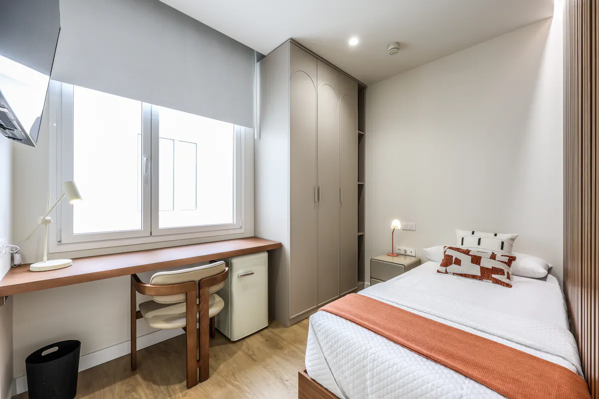 Private room in Avenida del Llano Castellano, Madrid (1729173) ROOM