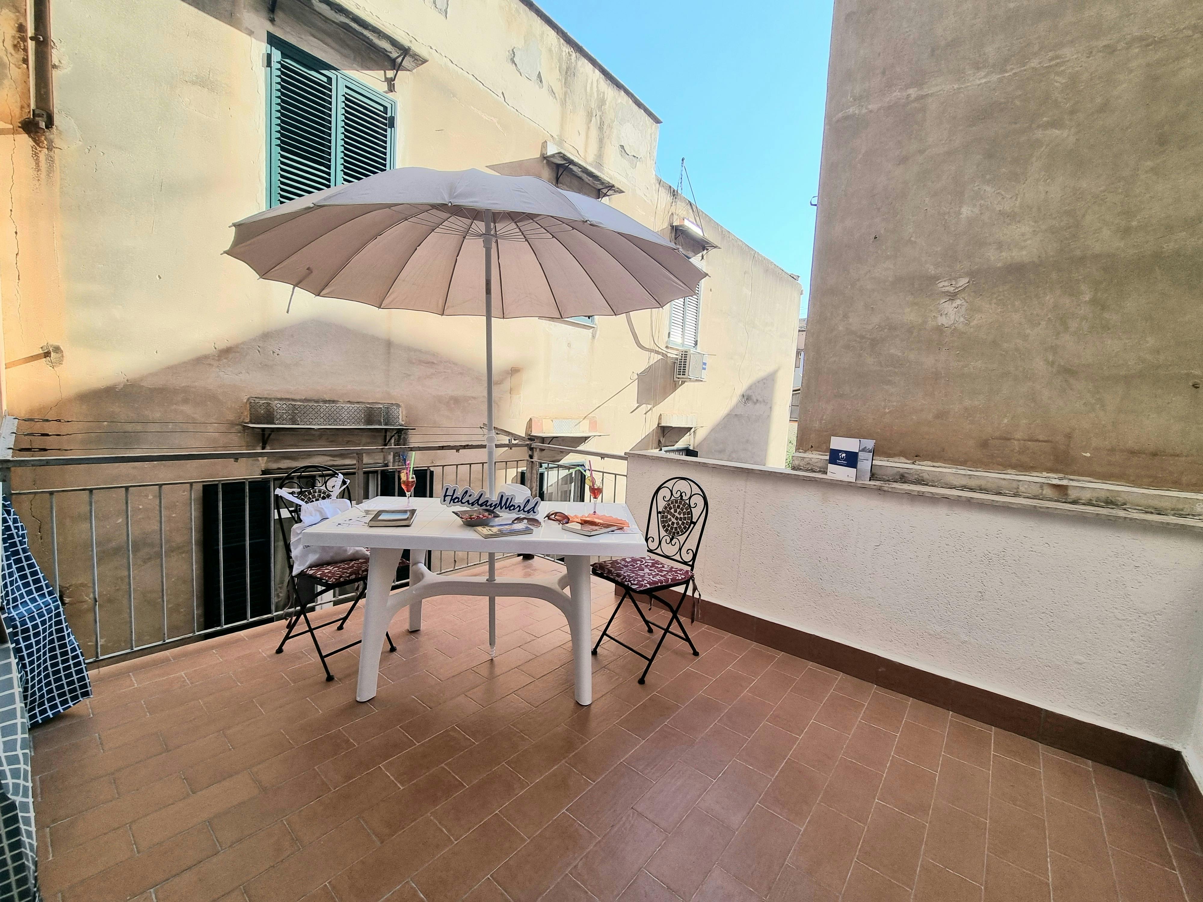 Appartement te huur voor € 1.408 per maand in Palermo, Via Salvatore Lo Forte