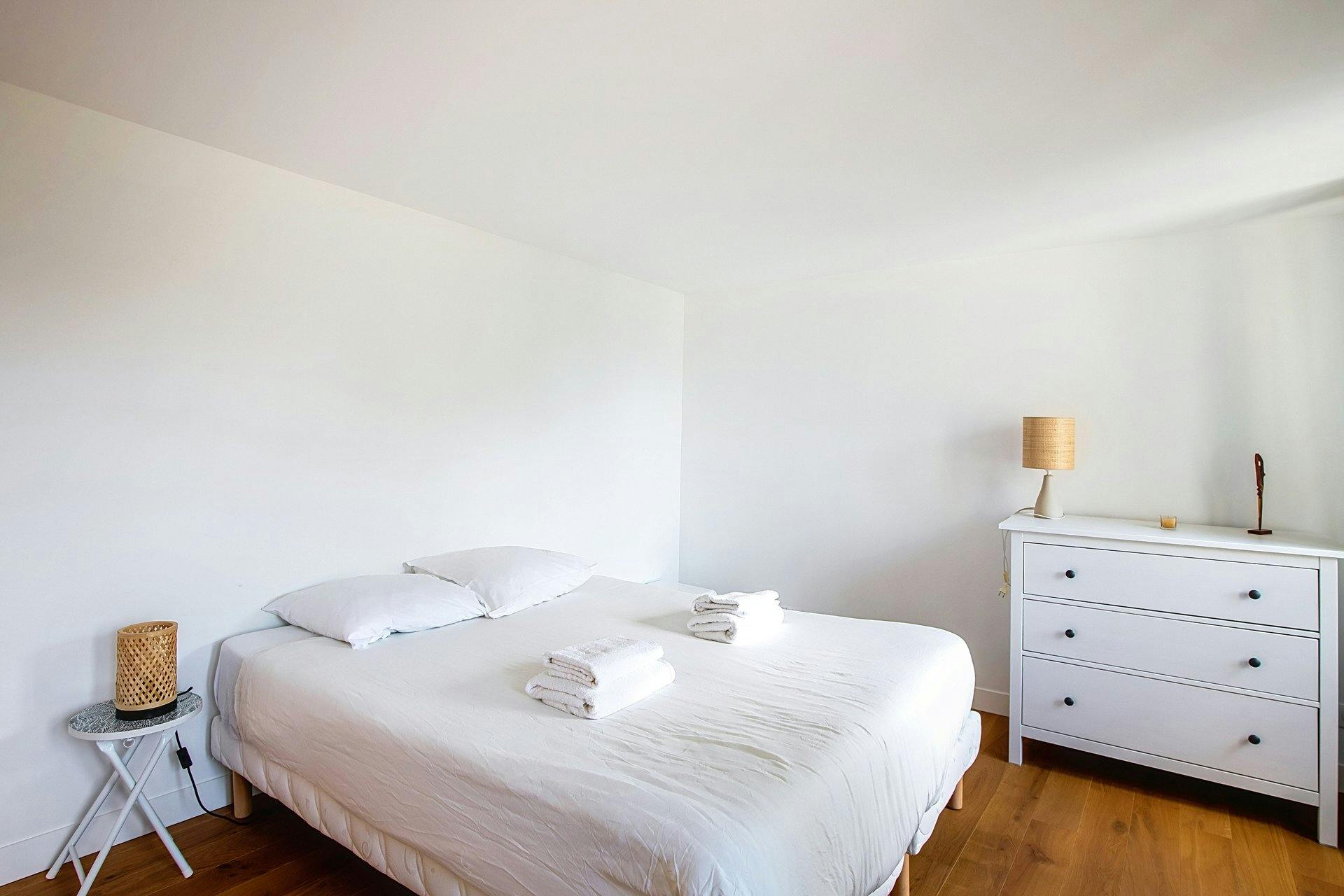1-Bedroom Apartment in Rue du Sommerard, Paris (1729176) ROOM 1