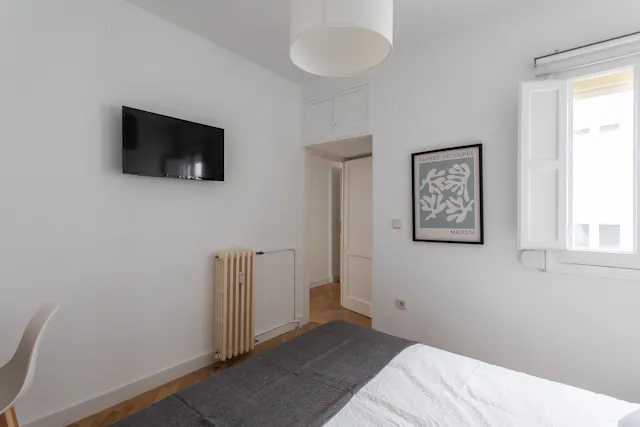 Private room in Calle de la Infanta Mercedes, Madrid (1729196) room image 2