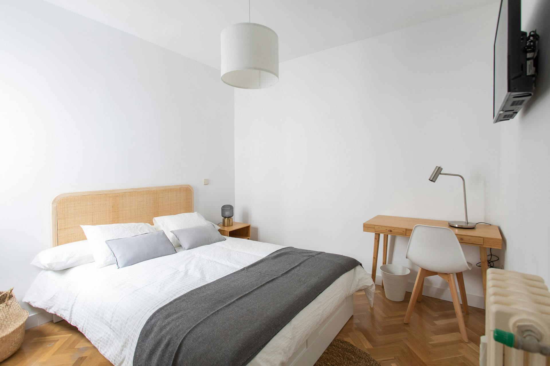 Calle de la Infanta Mercedes, Madrid preview