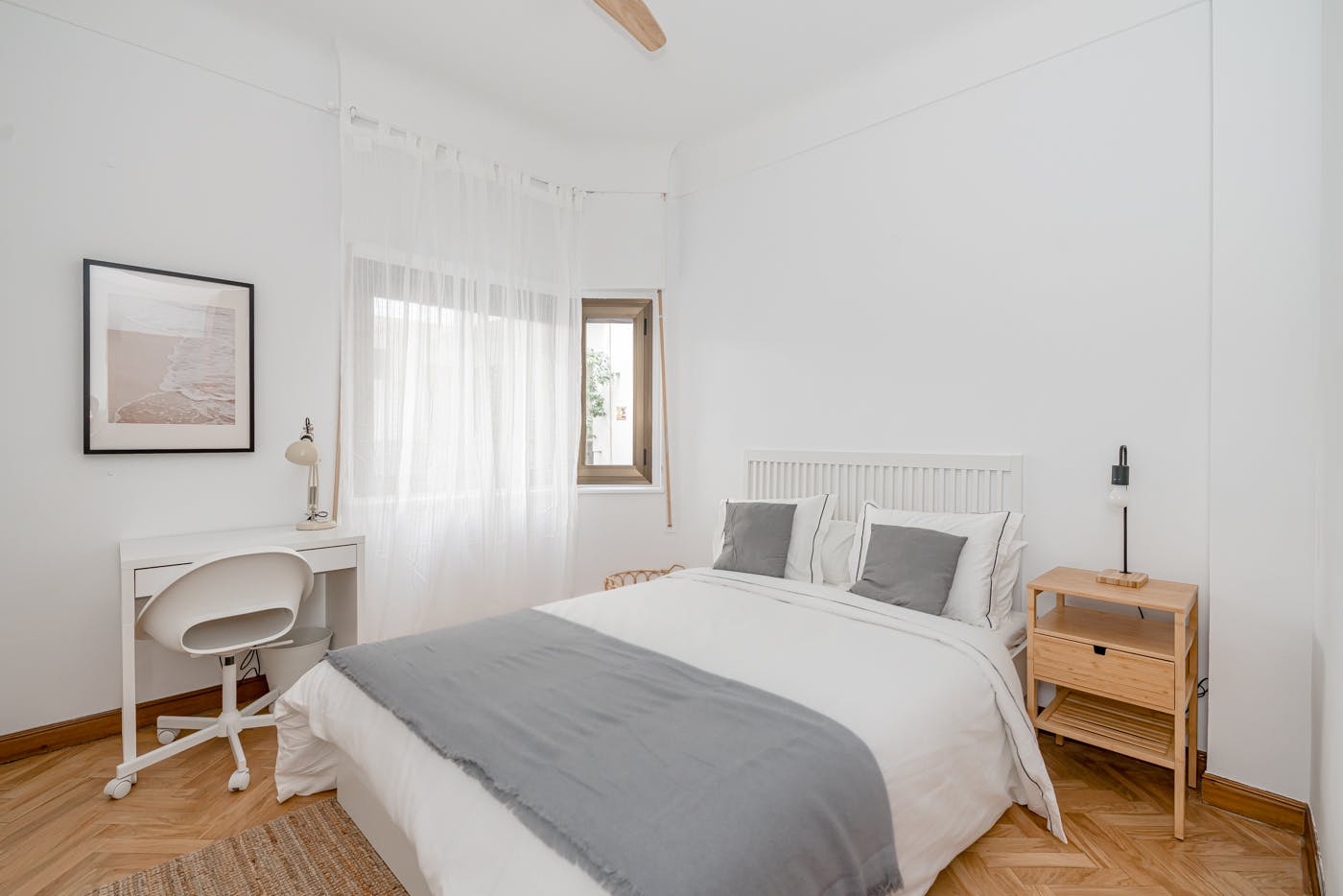 Private room in Calle del General Díaz Porlier, Madrid (1729198) room image 1