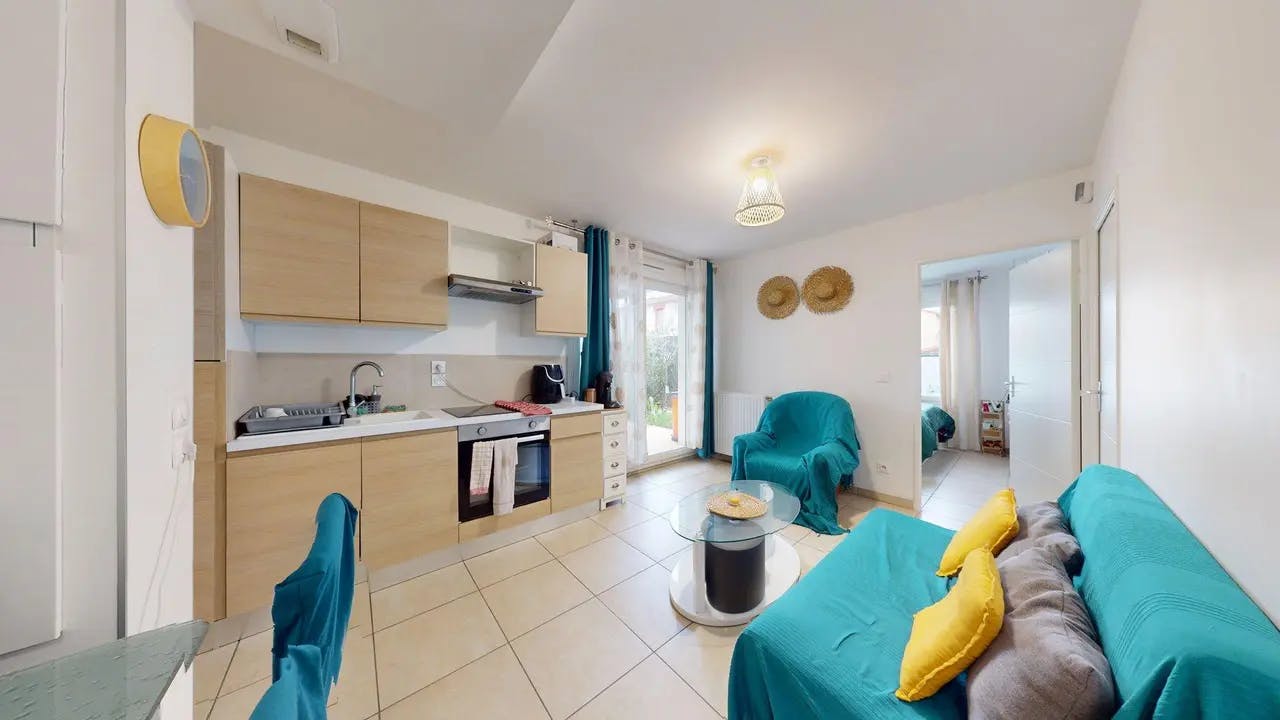 2-Bedroom Apartment in Rue du Professeur Roux, Vénissieux (1729217) ROOM 1
