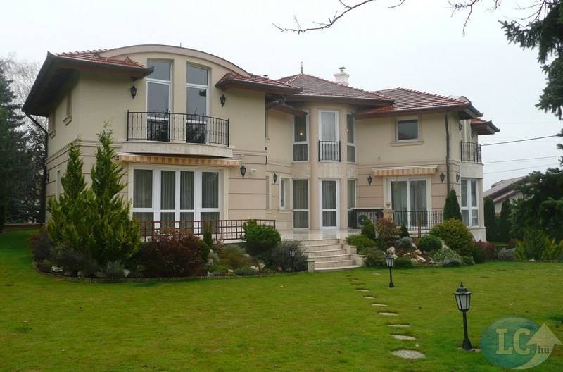 Appartement à louer pour 350 021 HUF/mois à Budaörs, Farkasréti út