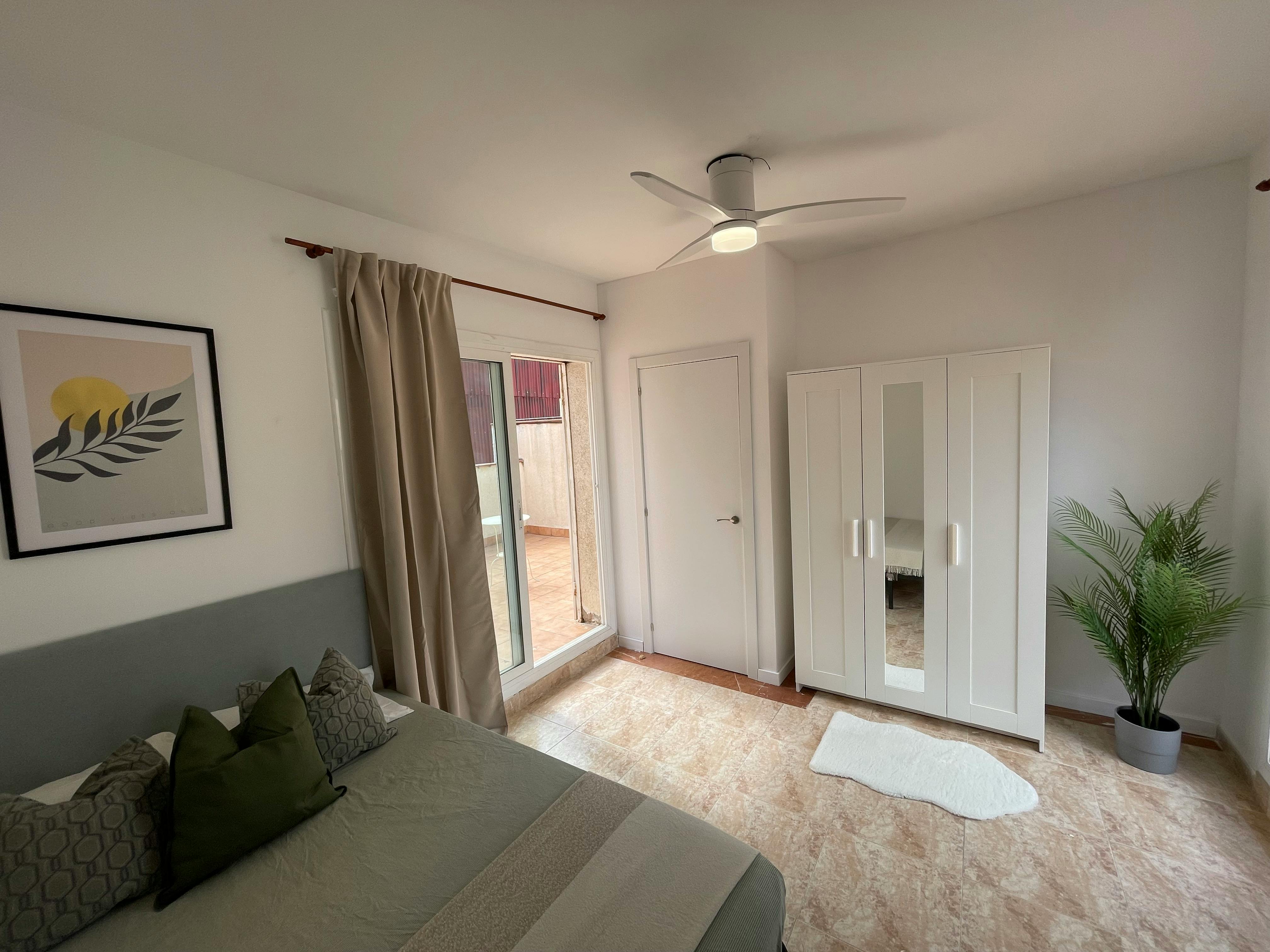 Casa en alquiler por 900 € al mes en L'Hospitalet de Llobregat, Carrer dels Naranjos