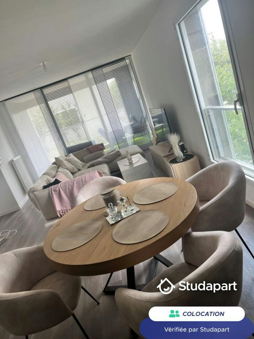 Private room for rent on Passage des Alouettes, Lille