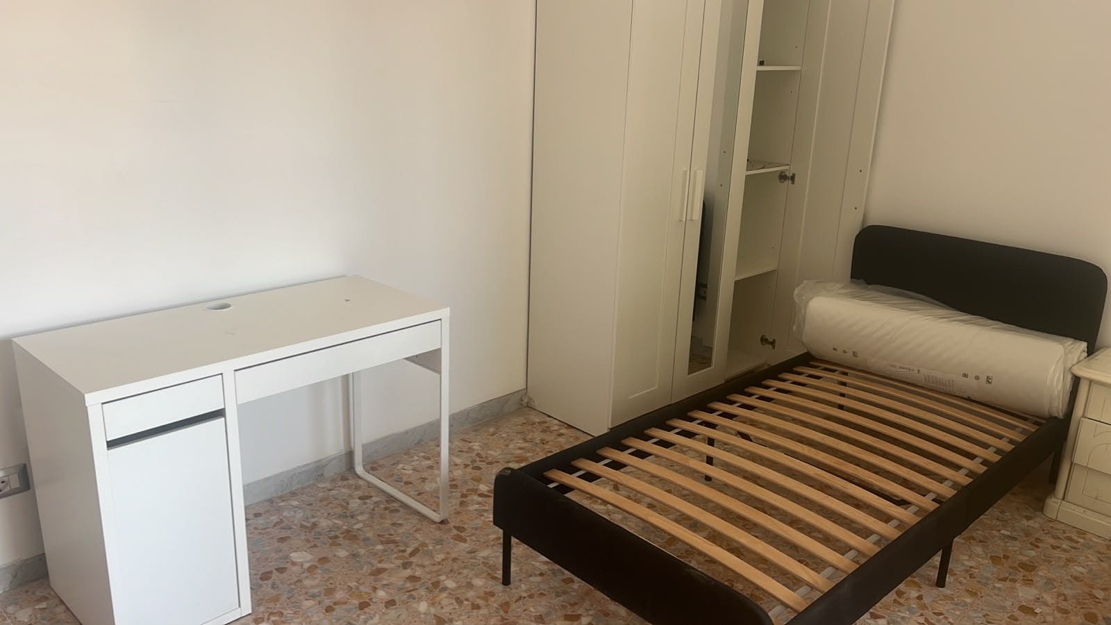 Shared room in Via Oderzo, Rome (1729526) room image 2