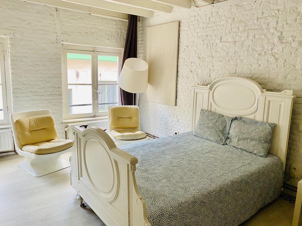 Pokój prywatny do wynajęcia za 595 € miesięcznie w mieście Brussels, Rue des Éperonniers
