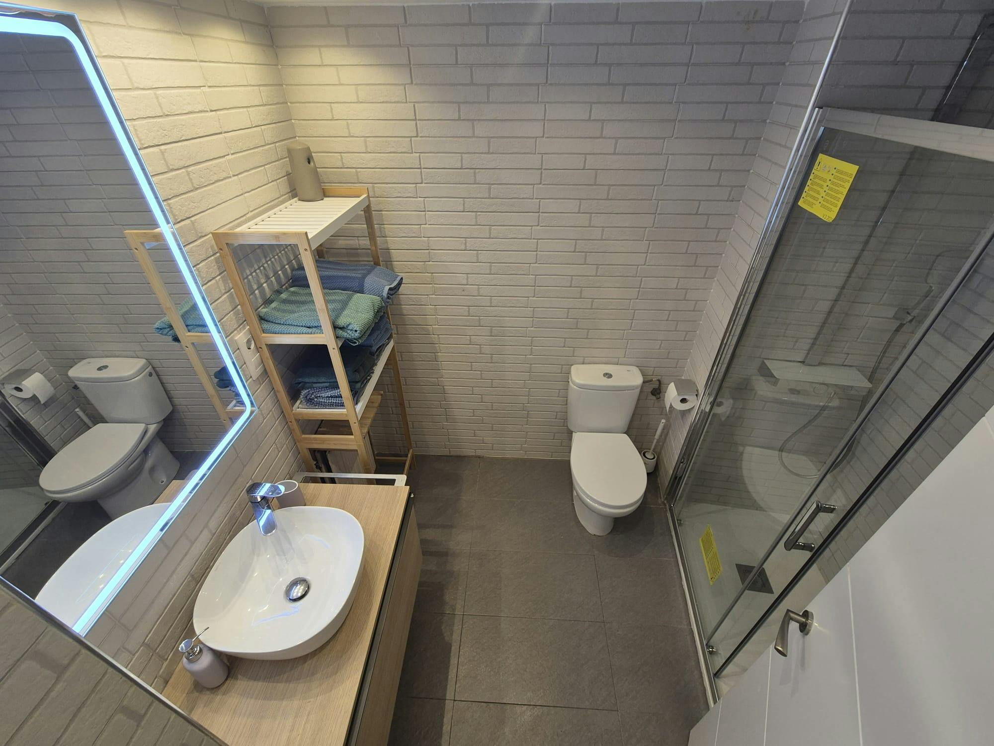 4-Bedroom Apartment in Carrer de Sant Vicent Màrtir, Valencia (1729552) room image 9