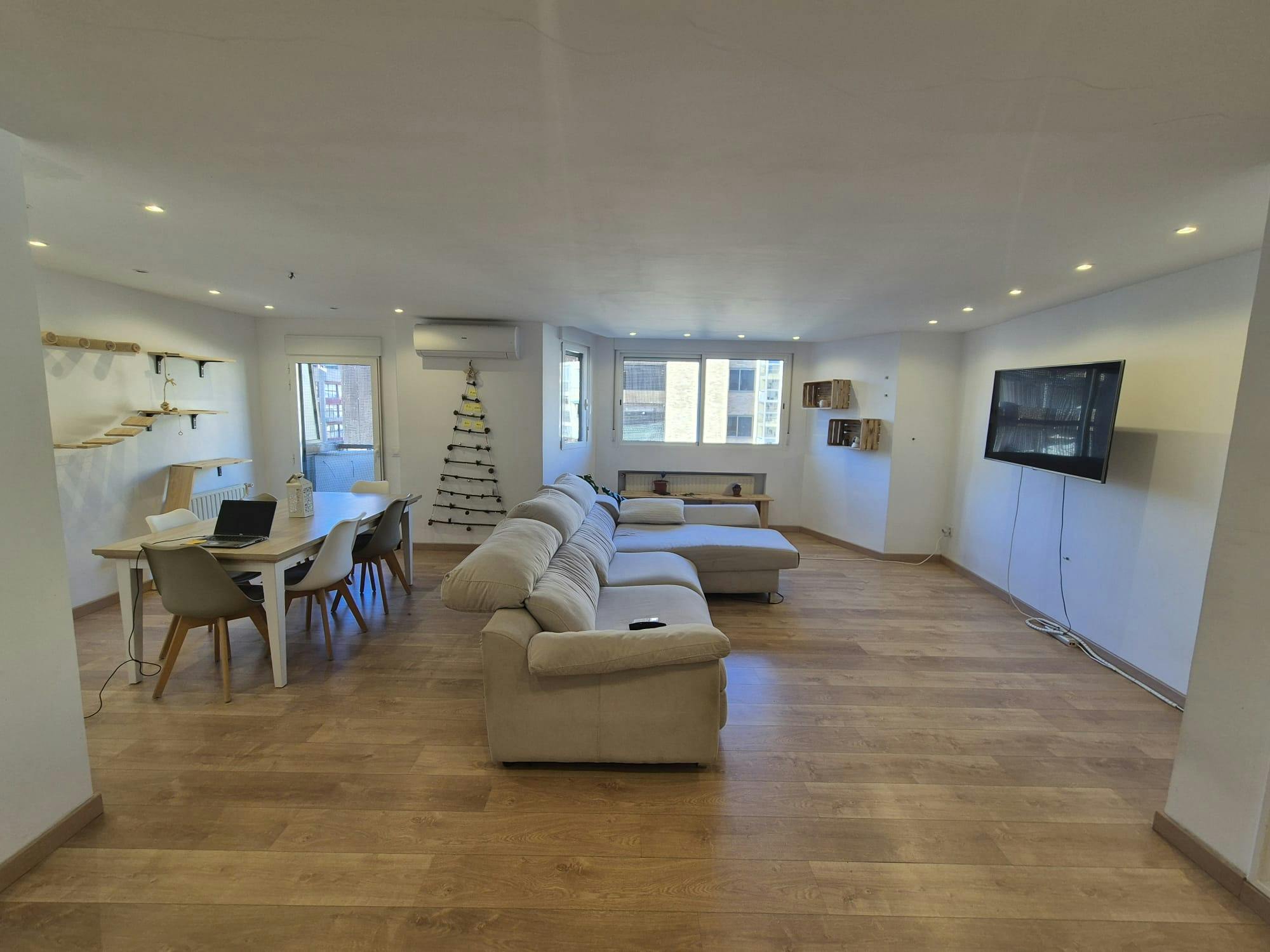 4-Bedroom Apartment in Carrer de Sant Vicent Màrtir, Valencia (1729552) ROOM