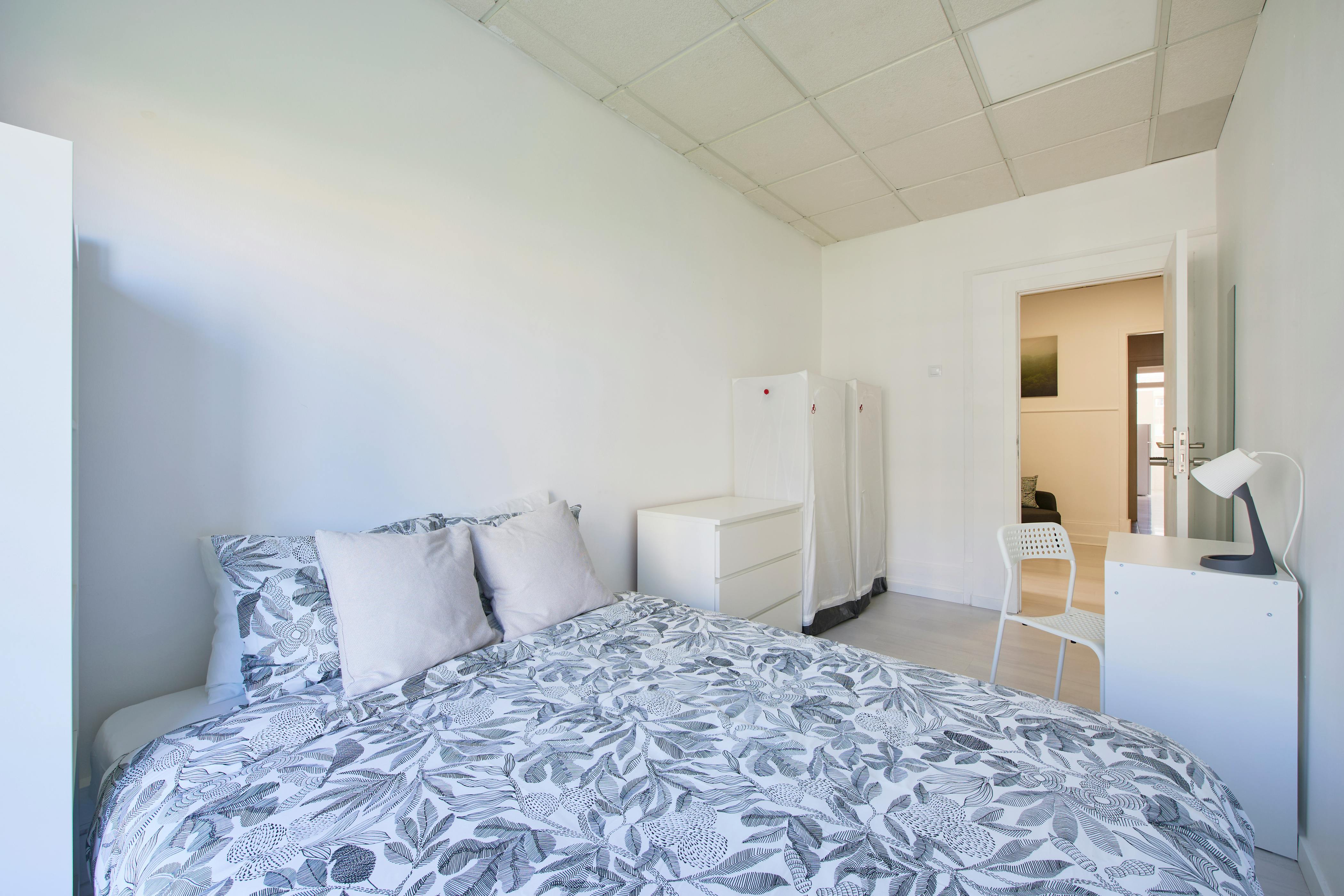 Private room in Avenida Elias Garcia, Lisbon (1729614) ROOM 4
