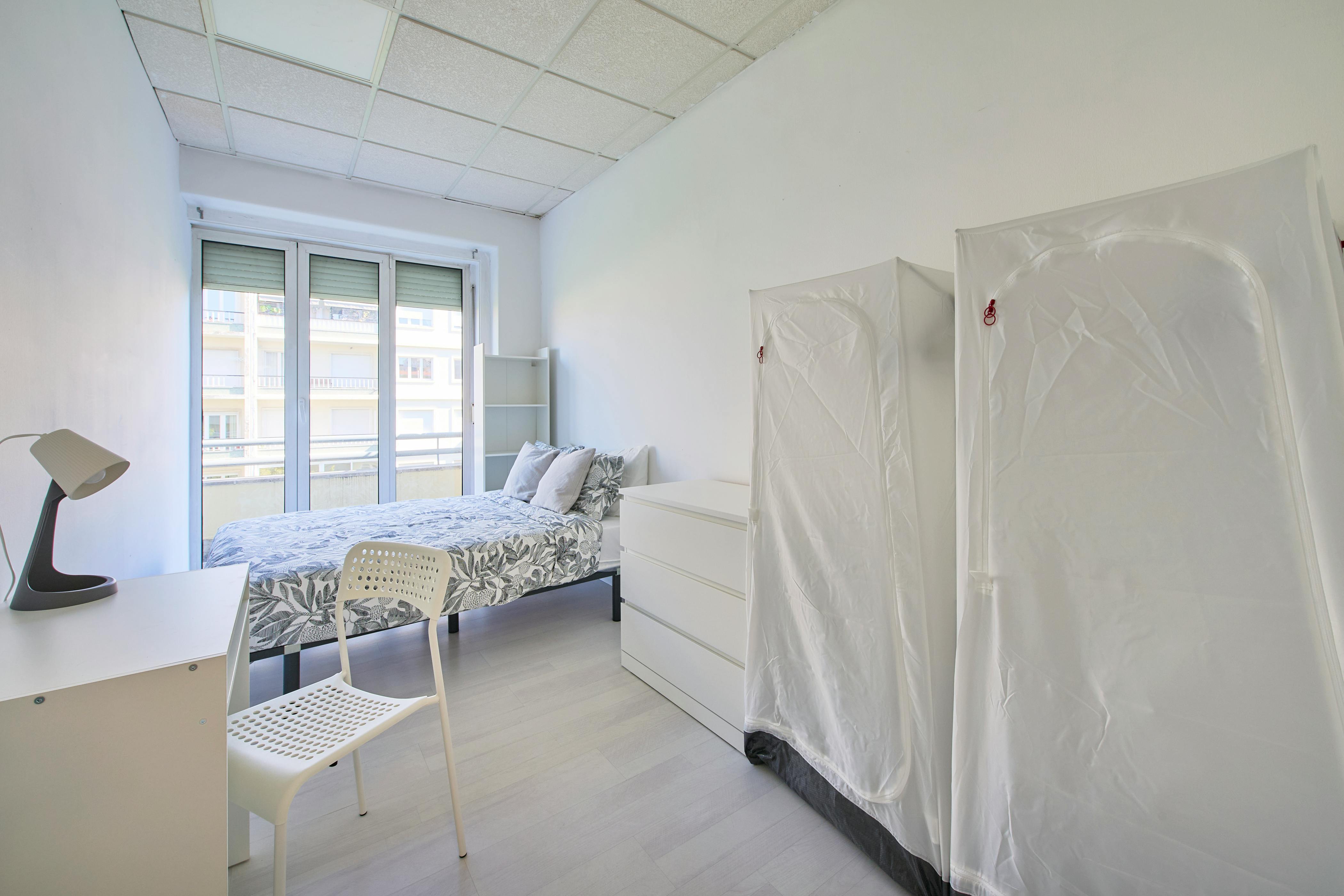 Private room in Avenida Elias Garcia, Lisbon (1729614) ROOM 1
