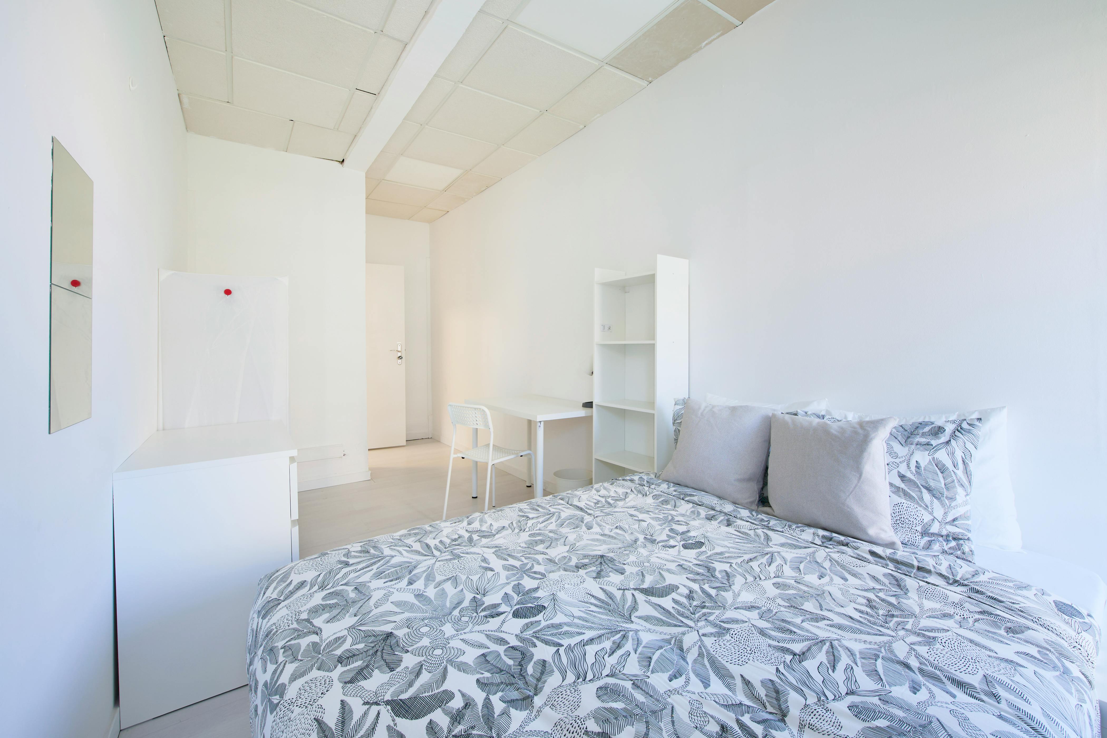 Private room in Avenida Elias Garcia, Lisbon (1729616) room image 1