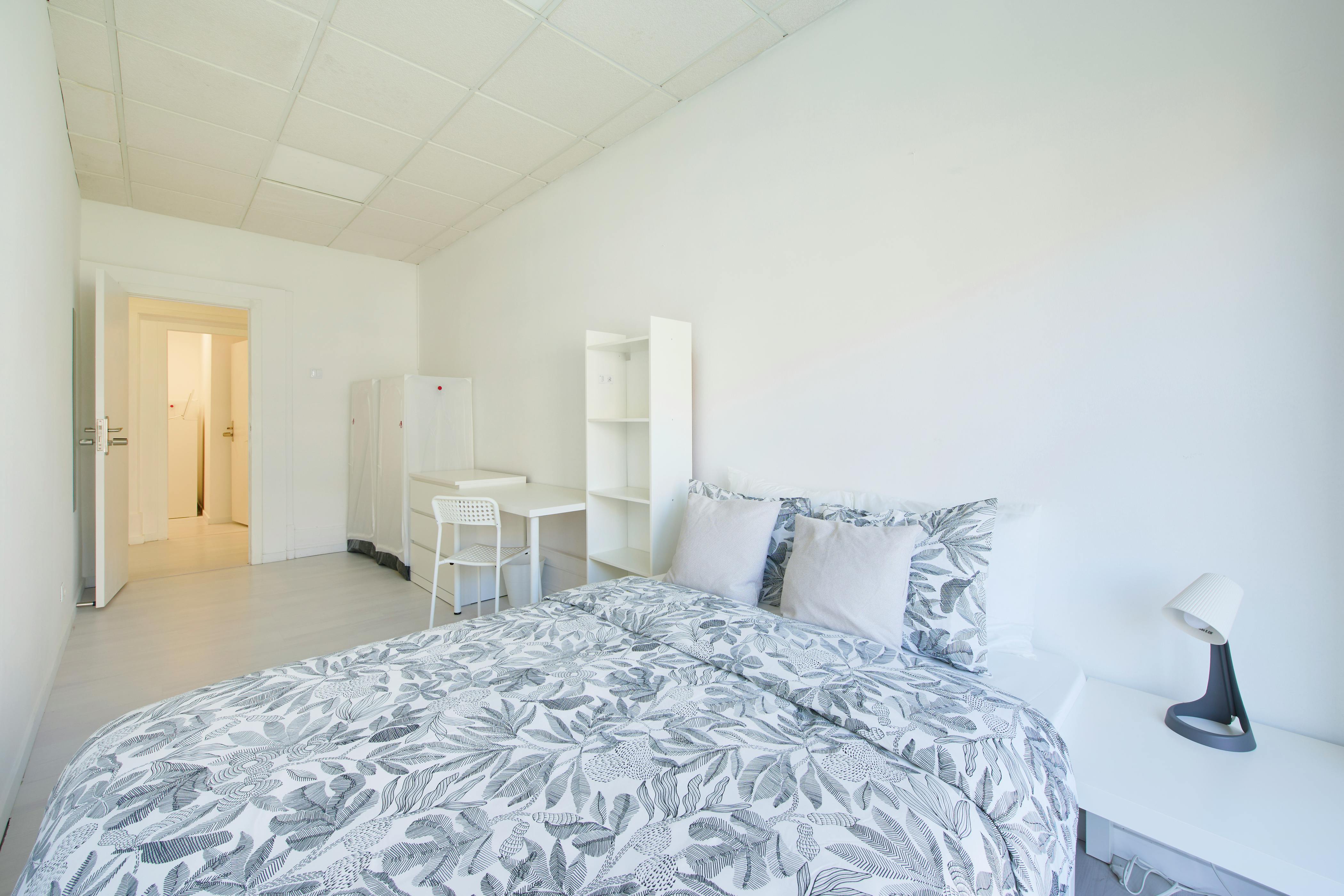 Private room in Avenida Elias Garcia, Lisbon (1729617) room image 1