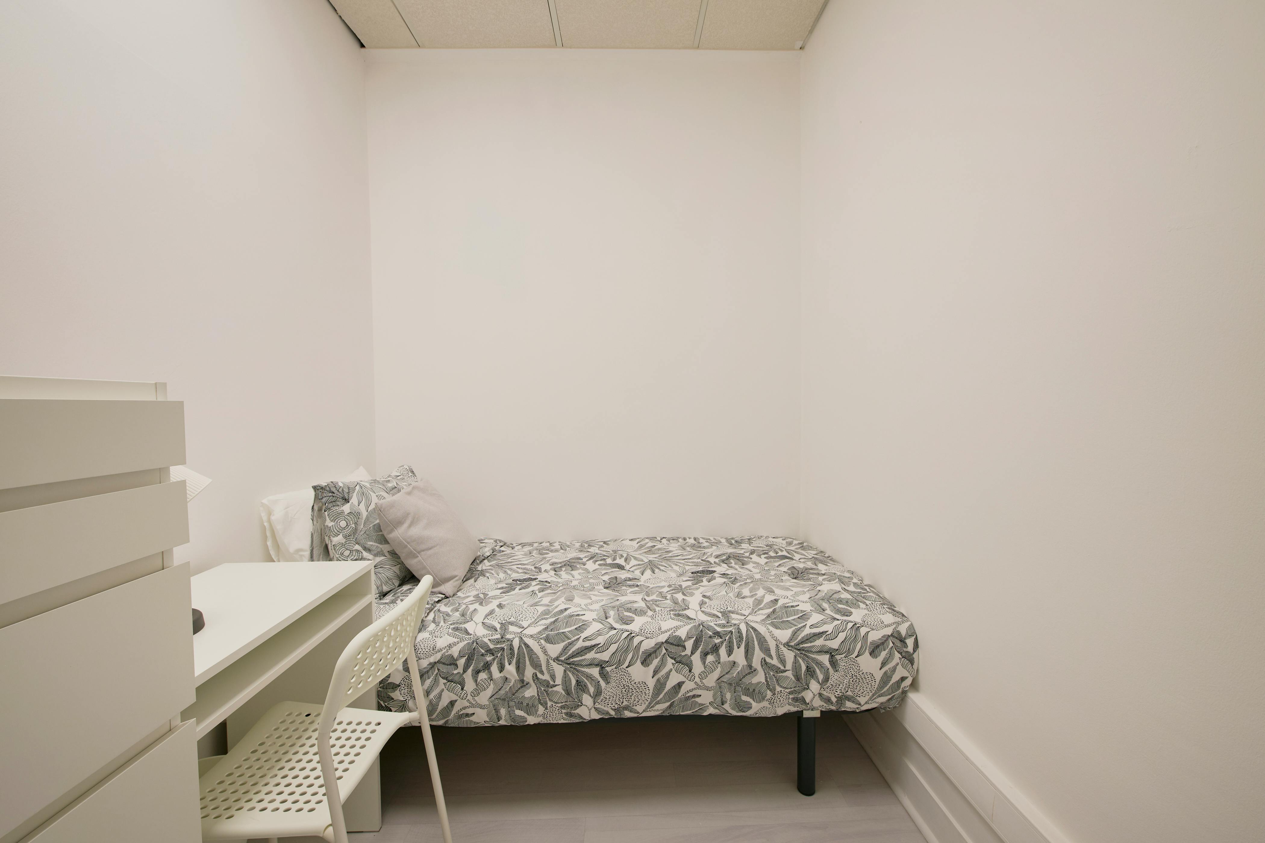 Private room in Avenida Elias Garcia, Lisbon (1729647) room image 2