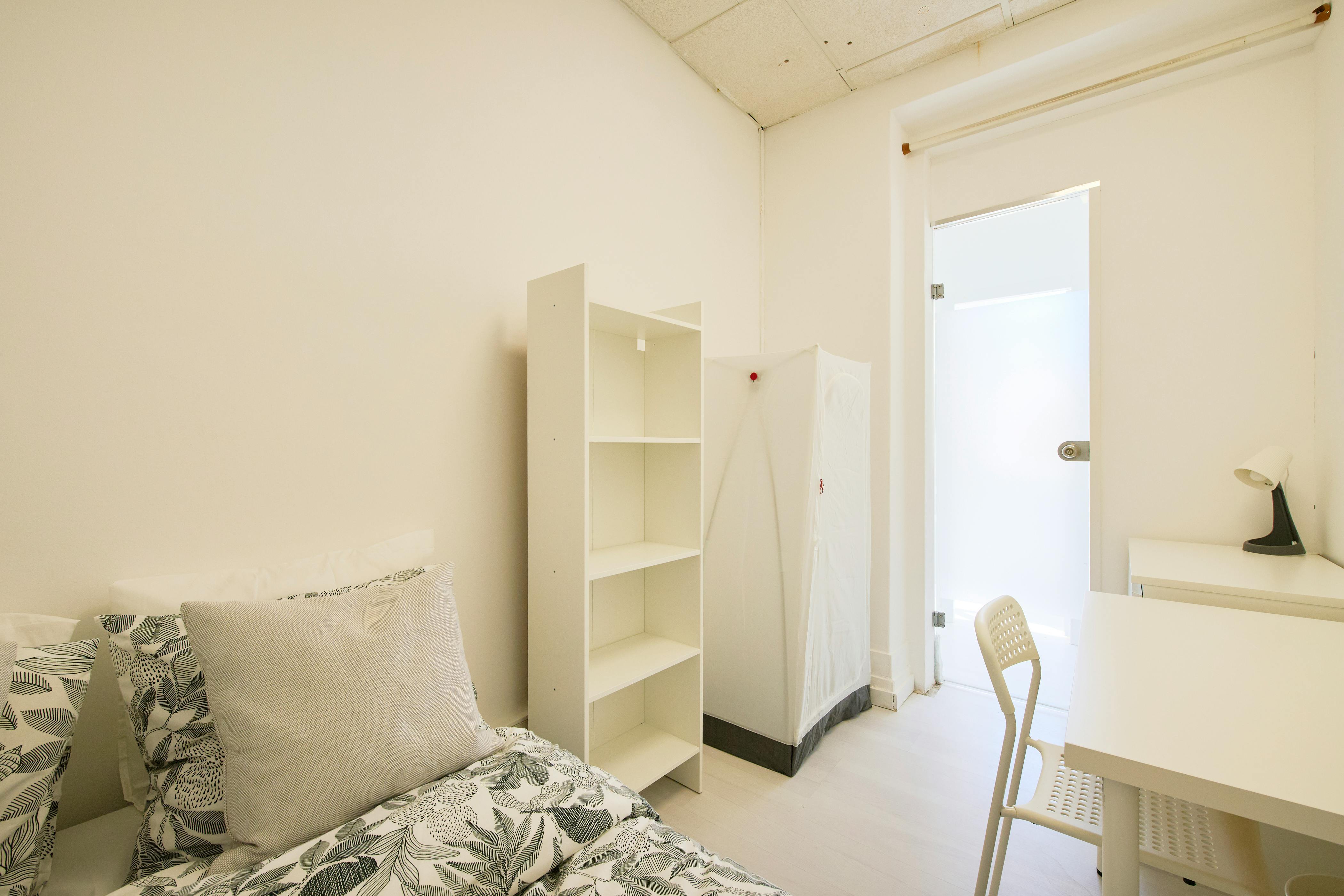 Private room in Avenida Elias Garcia, Lisbon (1729649) room image 10
