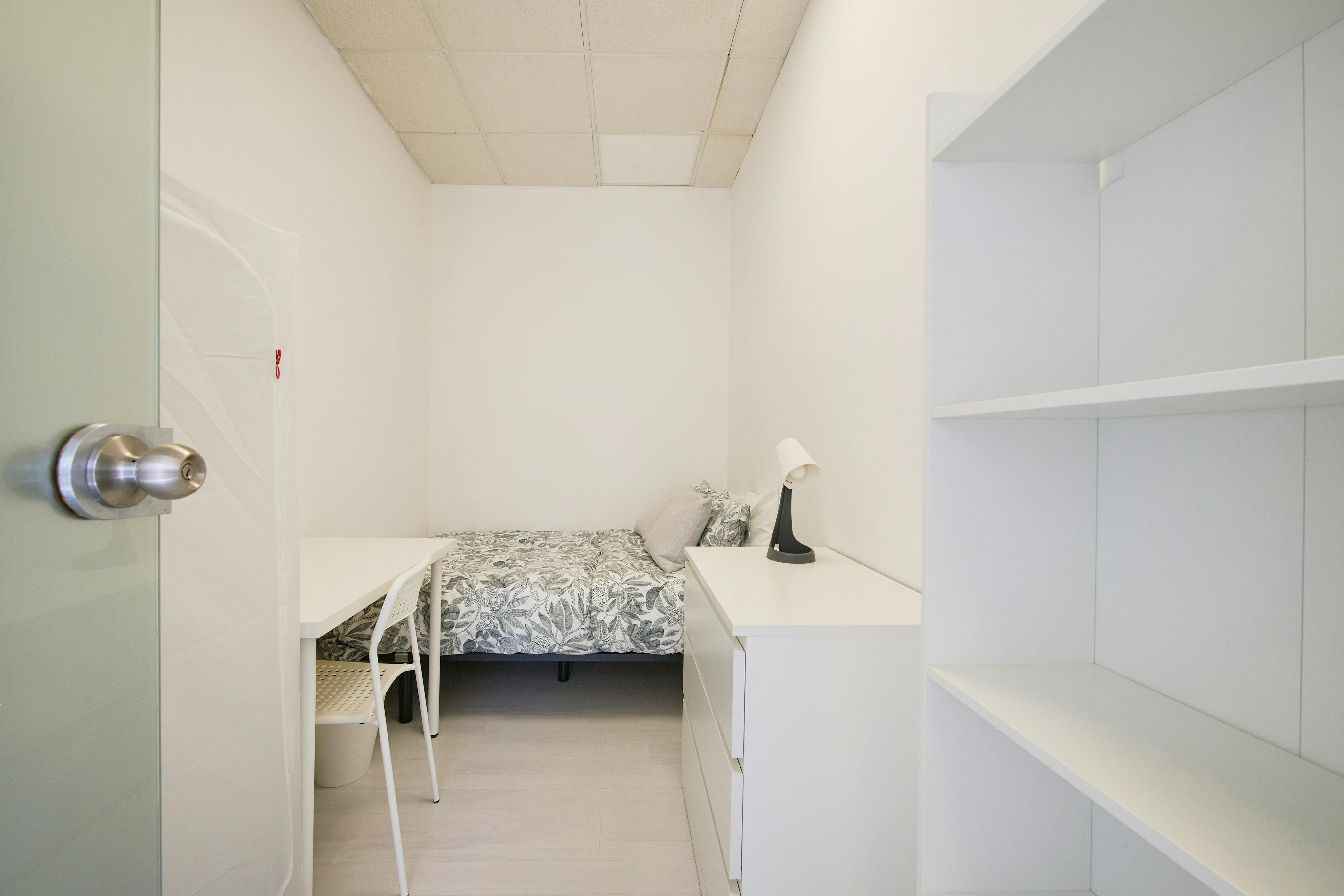 Private room in Avenida Elias Garcia, Lisbon (1729650) room image 2