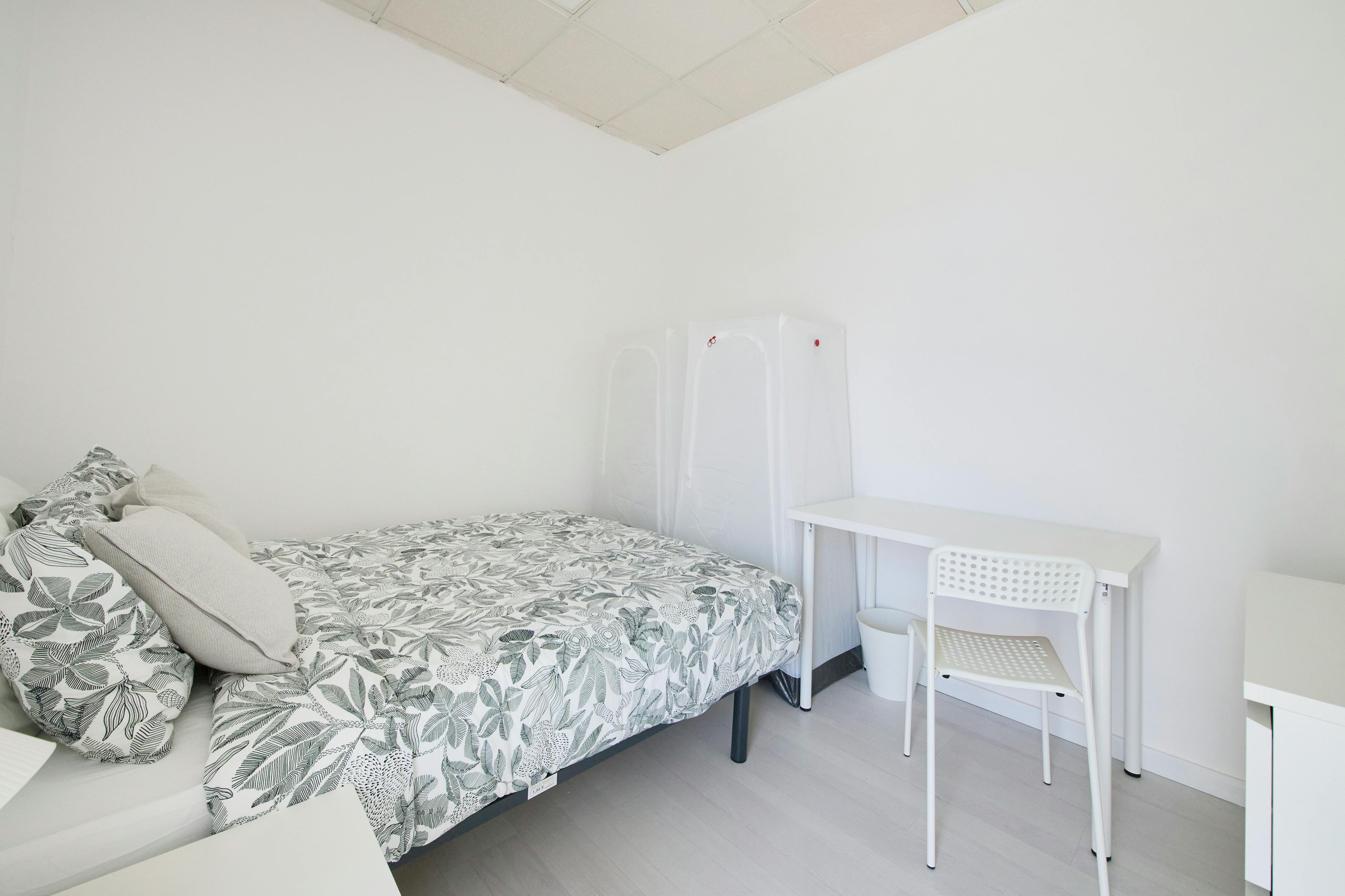 Private room in Avenida Elias Garcia, Lisbon (1729651) room image 2