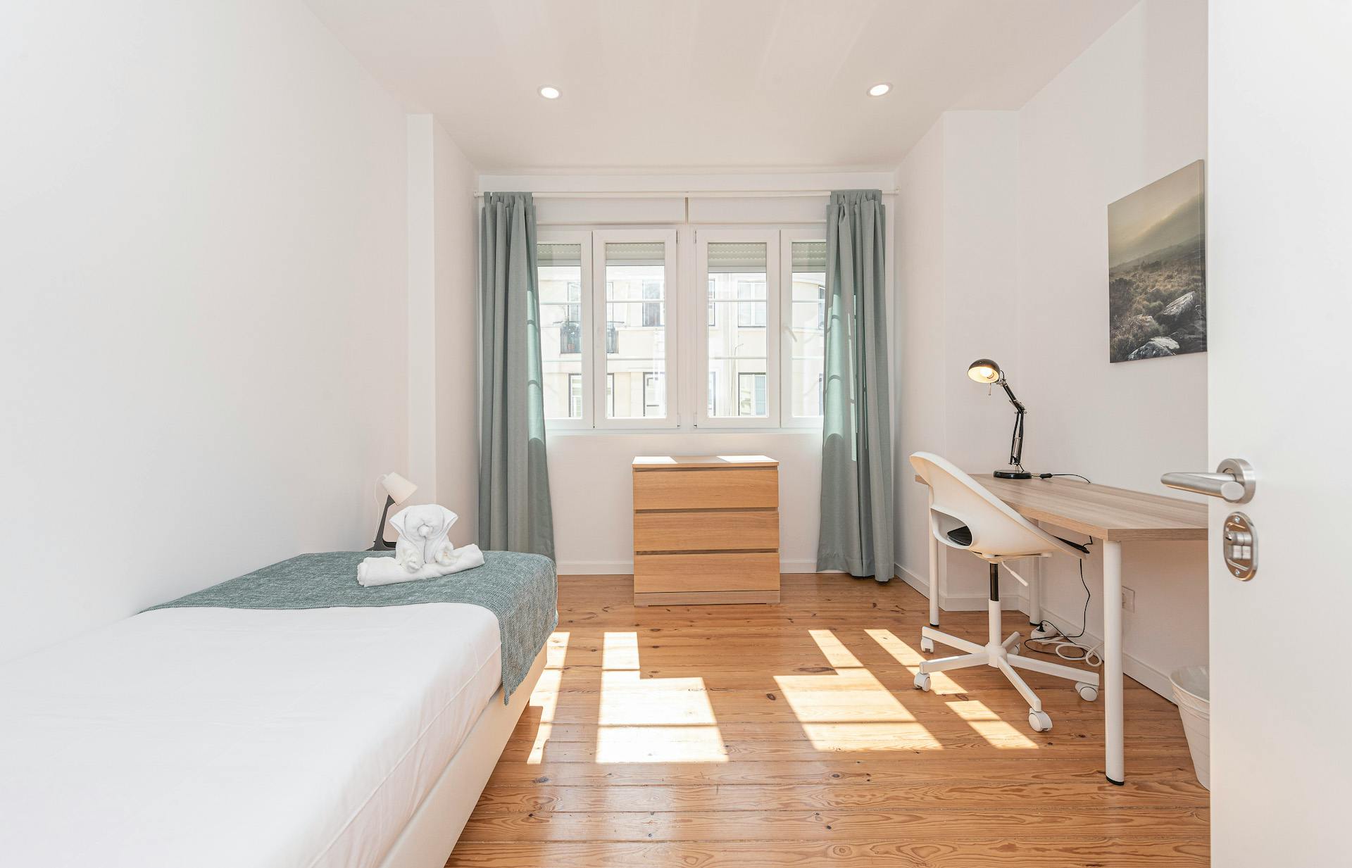 Private room in Rua Filinto Elísio, Lisbon (1729661) room image 1