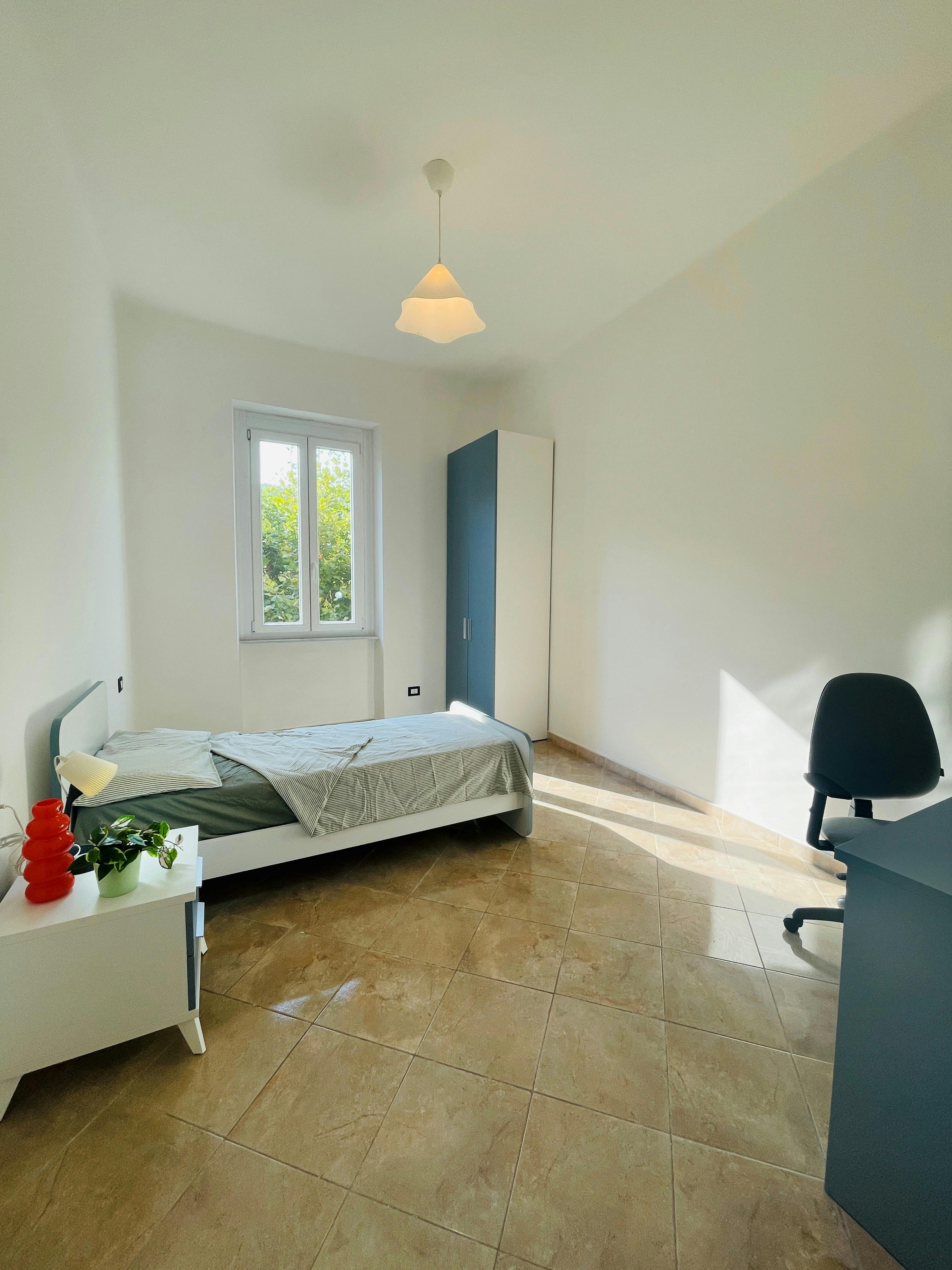 Private room in Via Enrico Porro, Genoa (1729668) room image 1