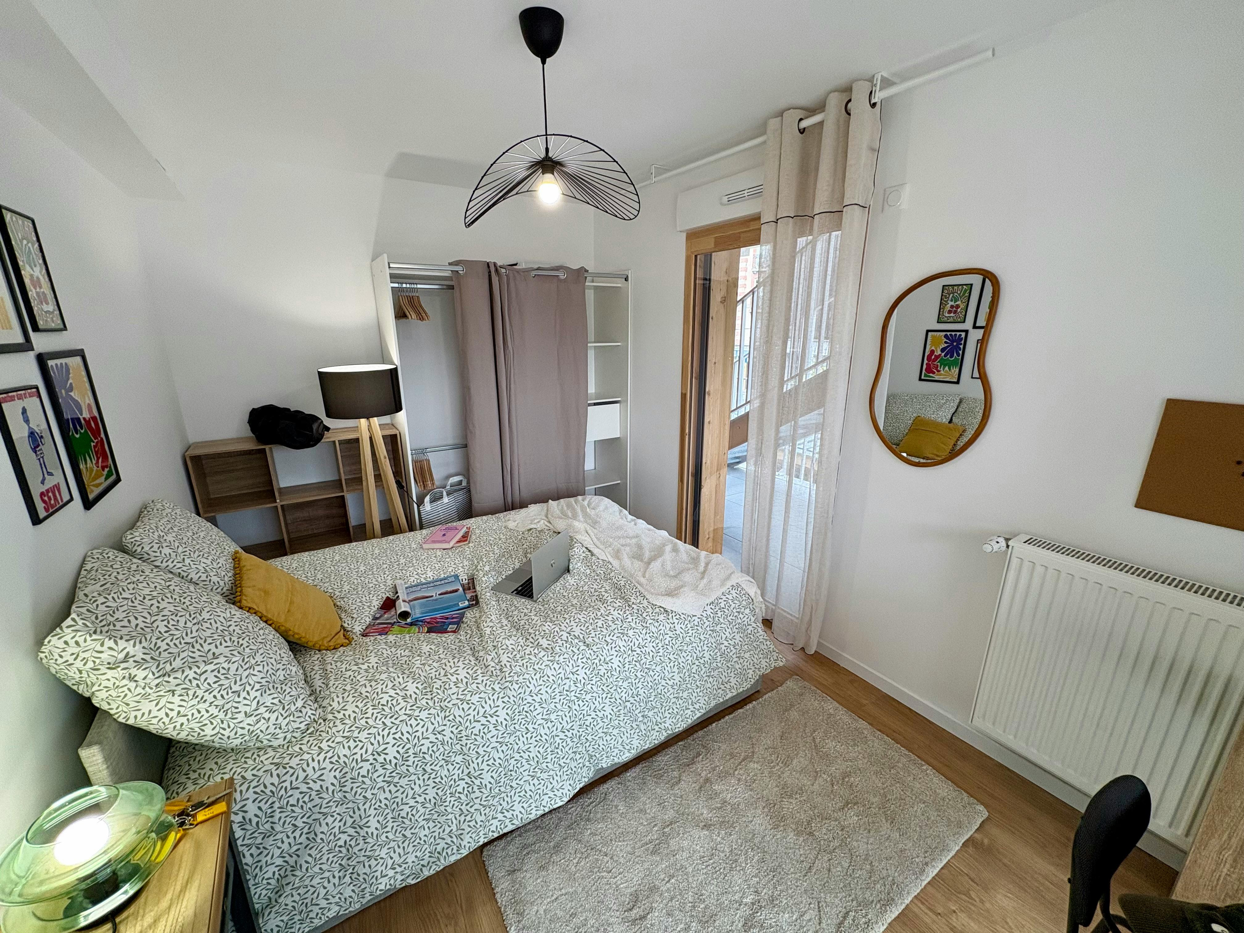 Private room in Rue de Paris, Montreuil (1729753) room image 1