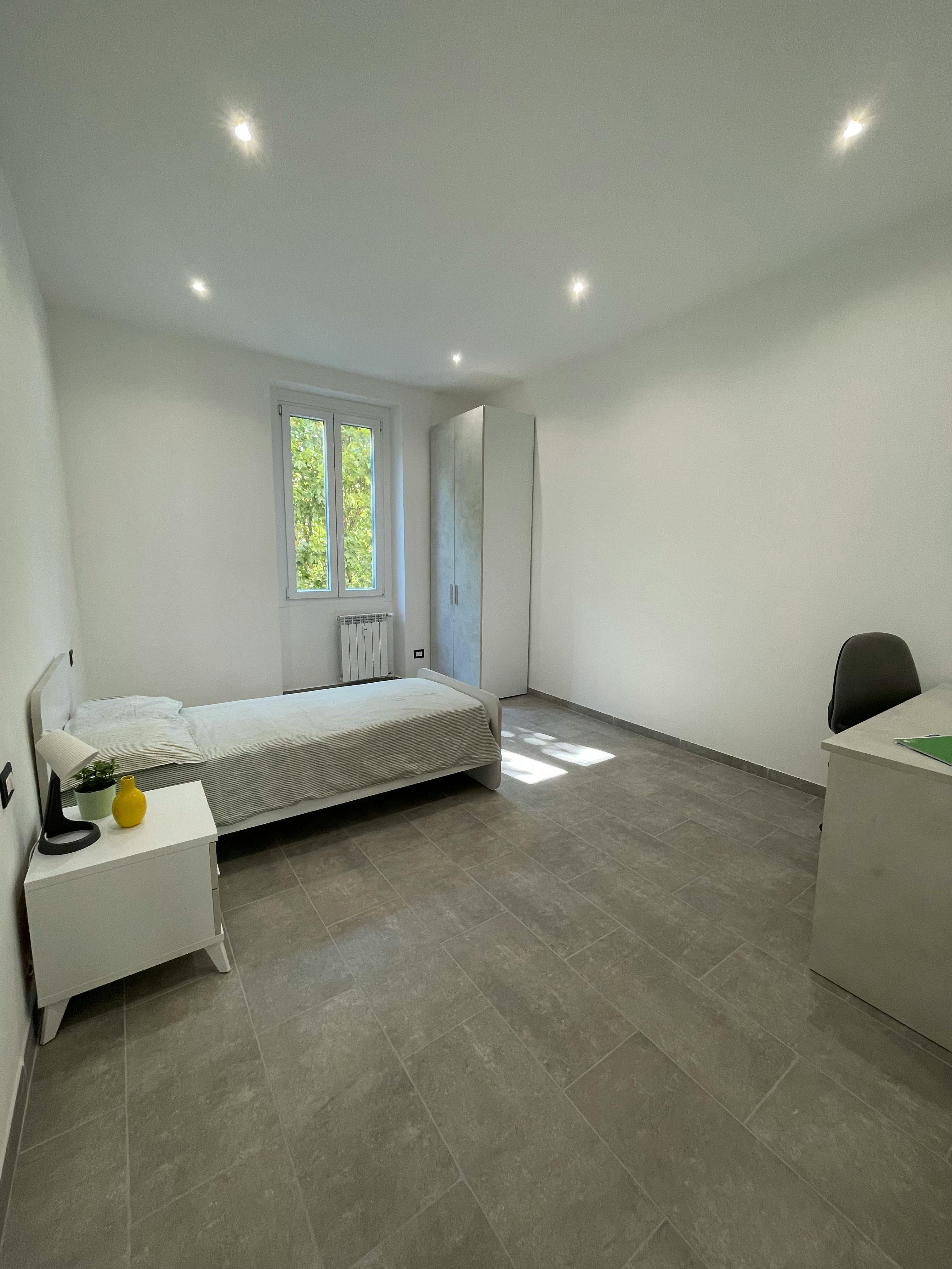 Private room in Via Enrico Porro, Genoa (1729790) room image 4