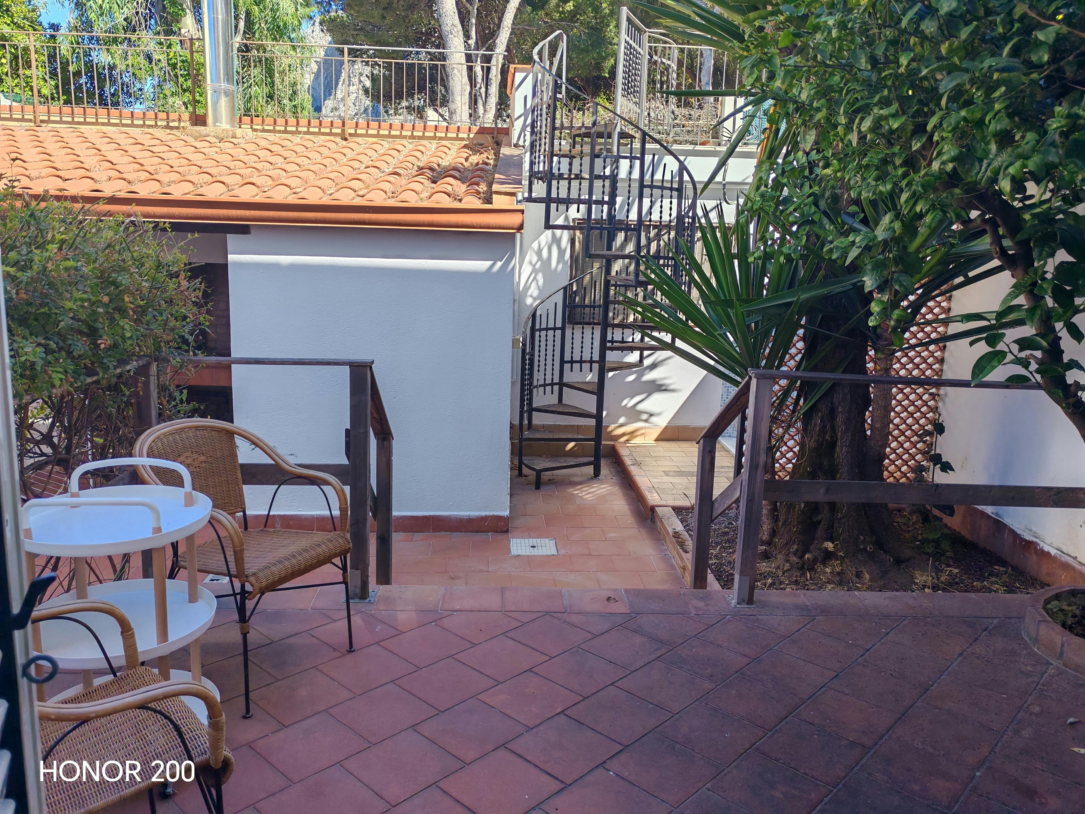 4-Bedroom House in Via Vasco de Gama, Palermo (1729801) ROOM 3