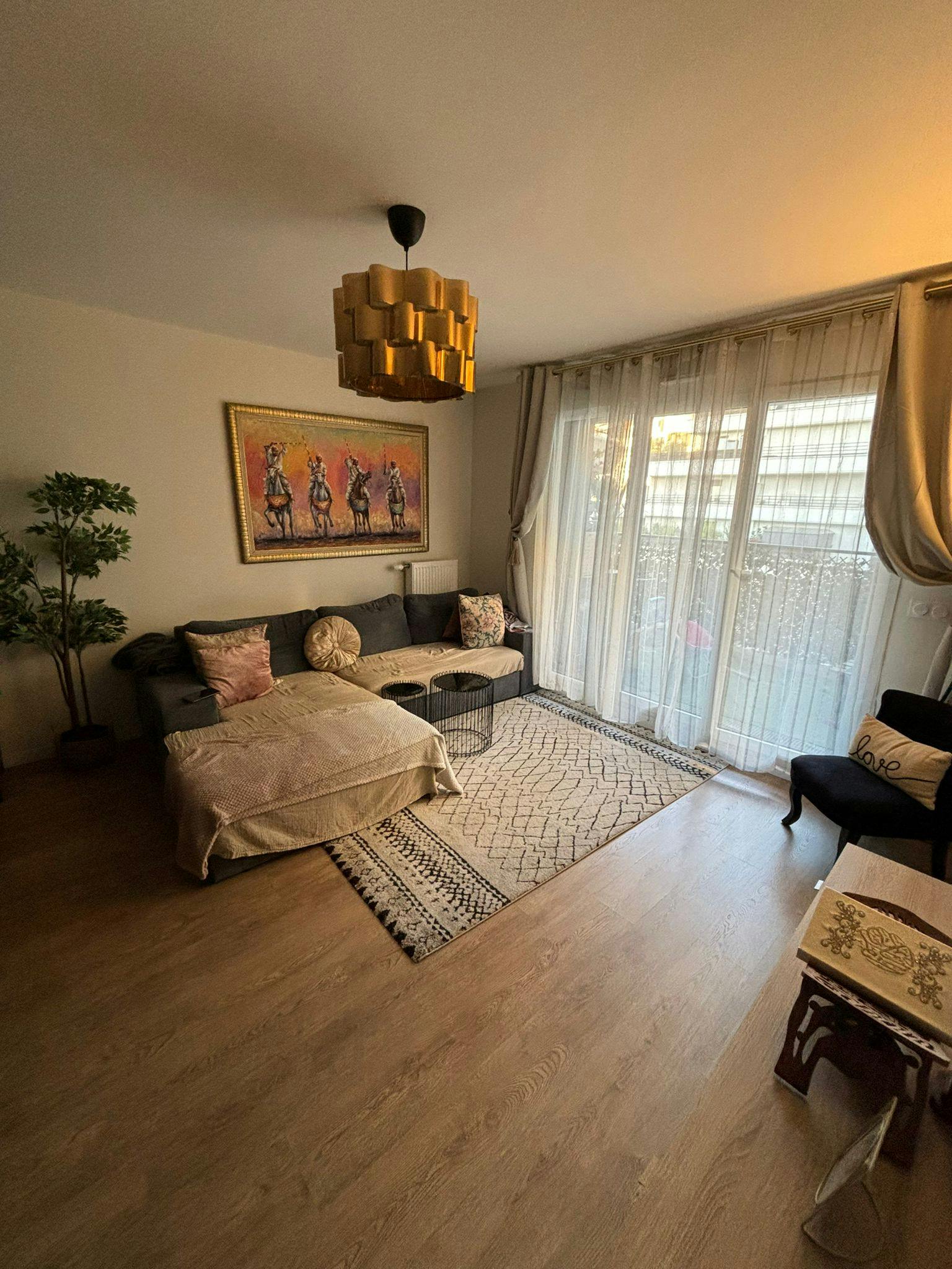 Apartment for rent for €2,500 per month in Colombes, Rue Camille Muffat