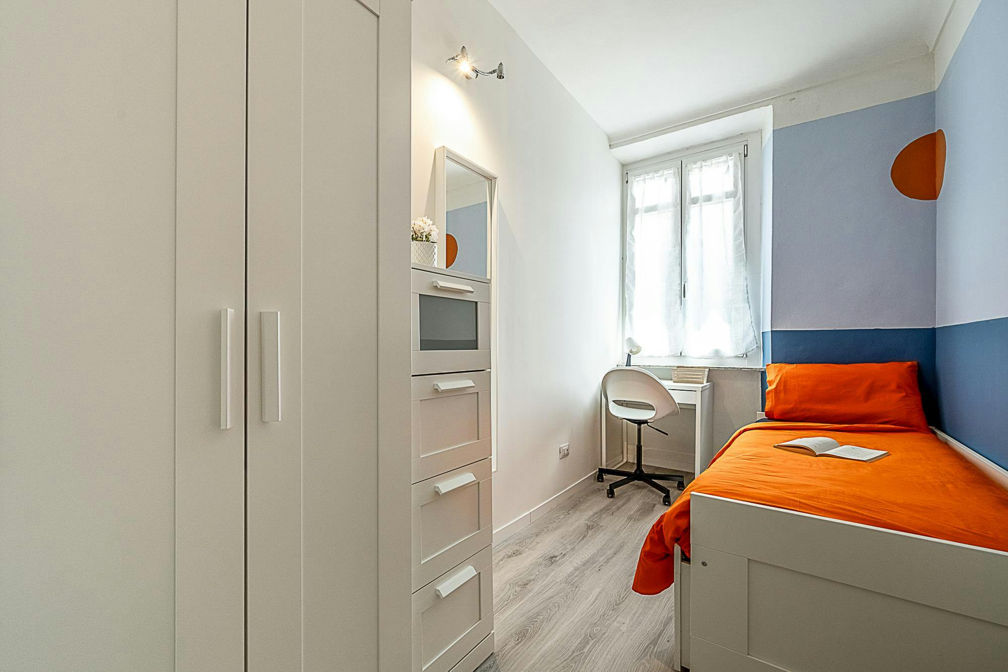 Private room in Corso Re Umberto, Turin (1729847) room image 1
