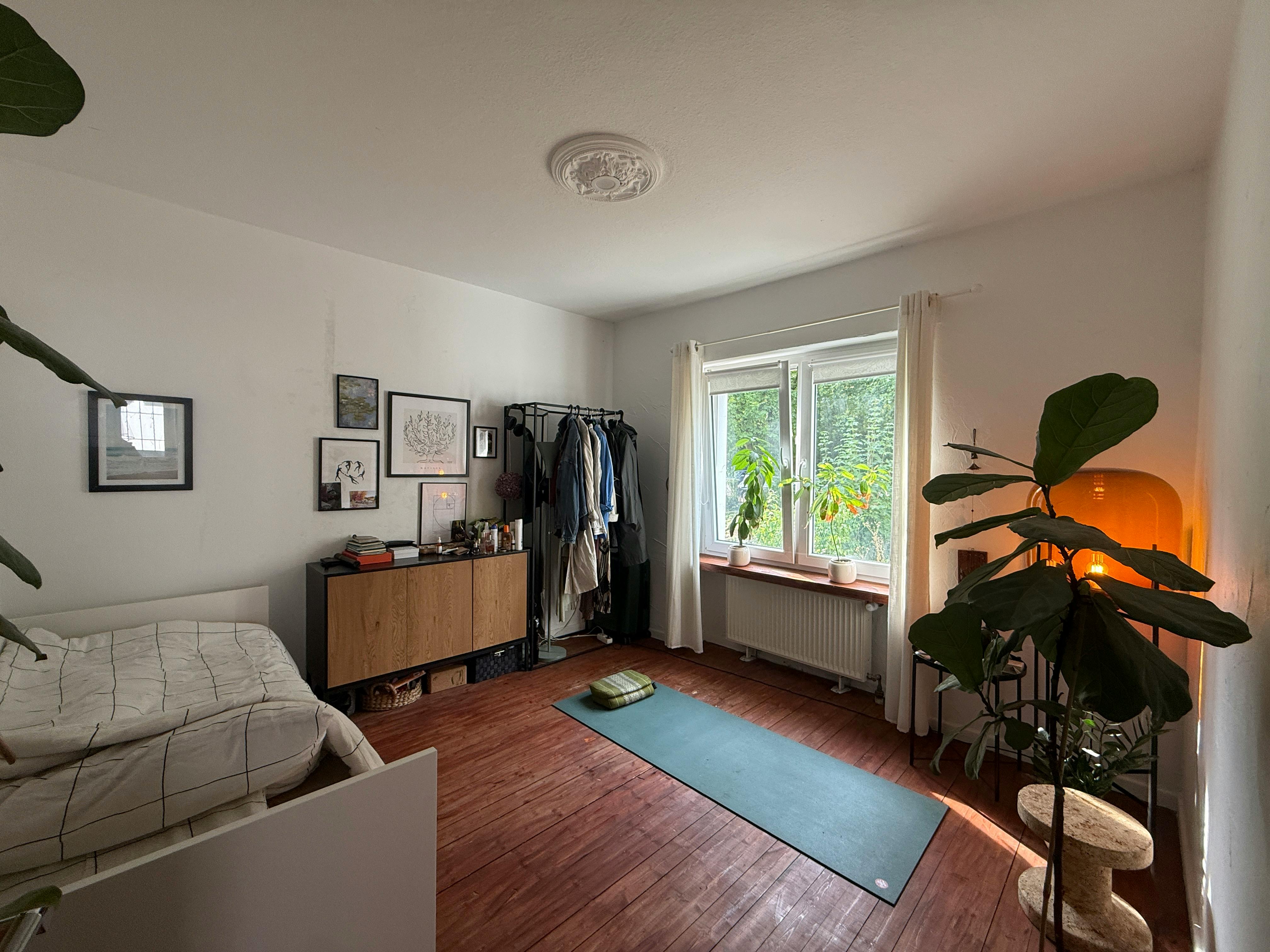WG-Zimmer zu mieten für 650 € pro Monat in Köln, Forsbacher Straße