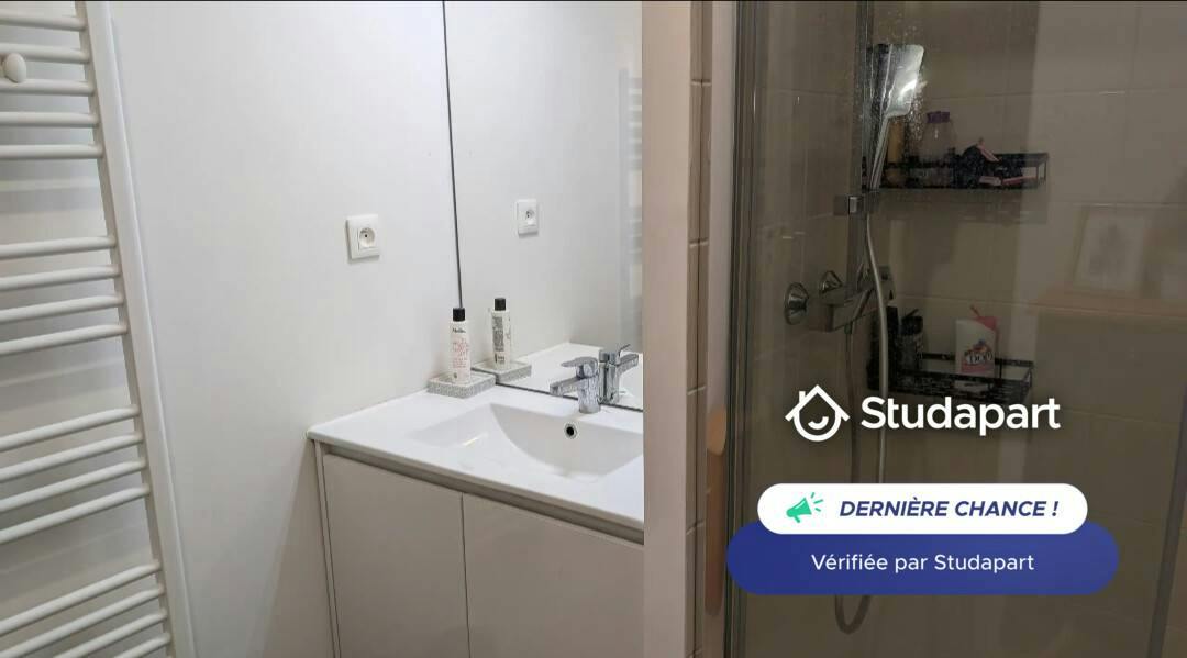 Private room for rent on Chemin de l'Herbergement, Nantes - Plus