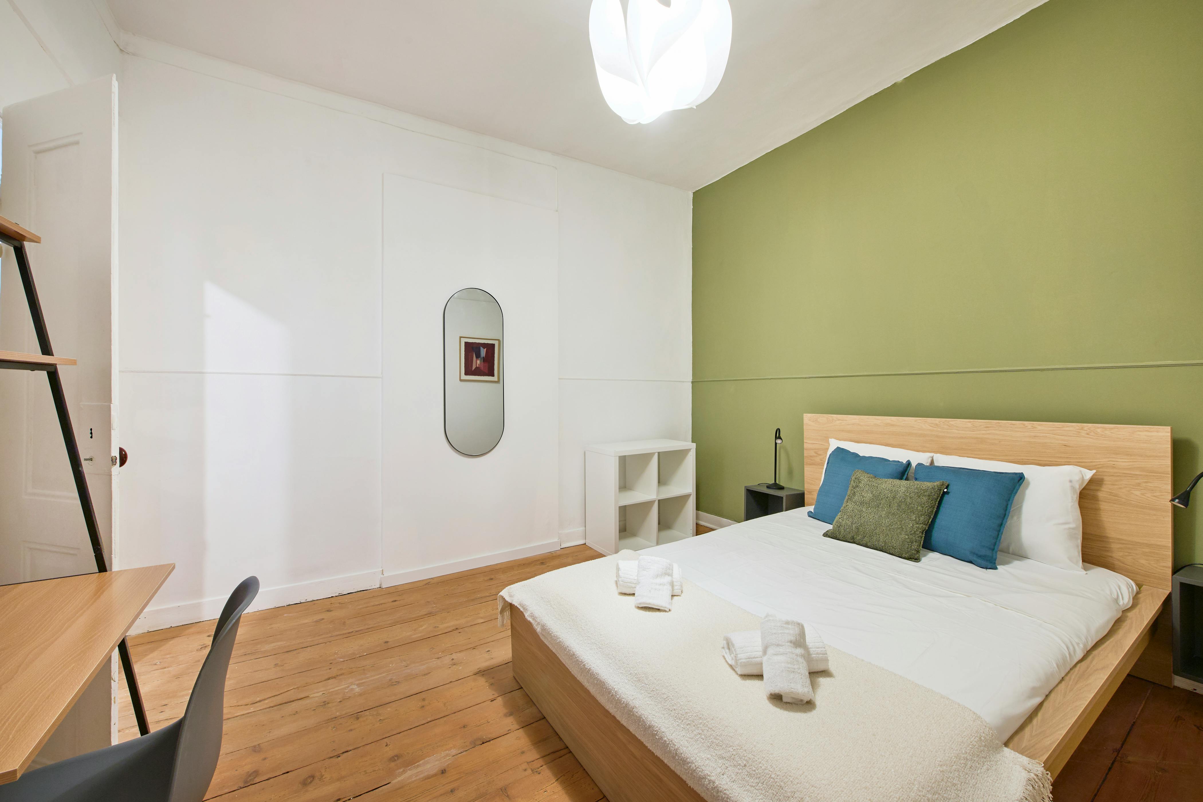 Private room in Rua dos Poiais de São Bento, Lisbon (1729930) room image 1