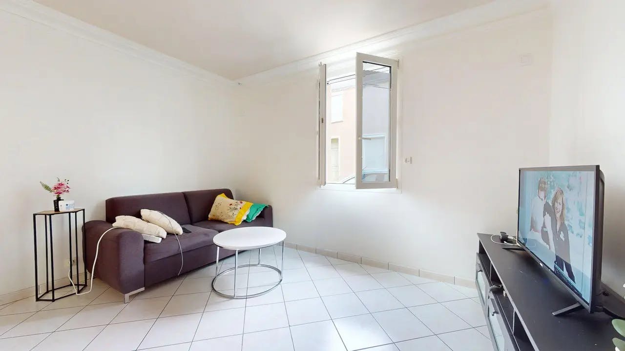 Private room in Rue Barra, Angers (1729938) room image 10