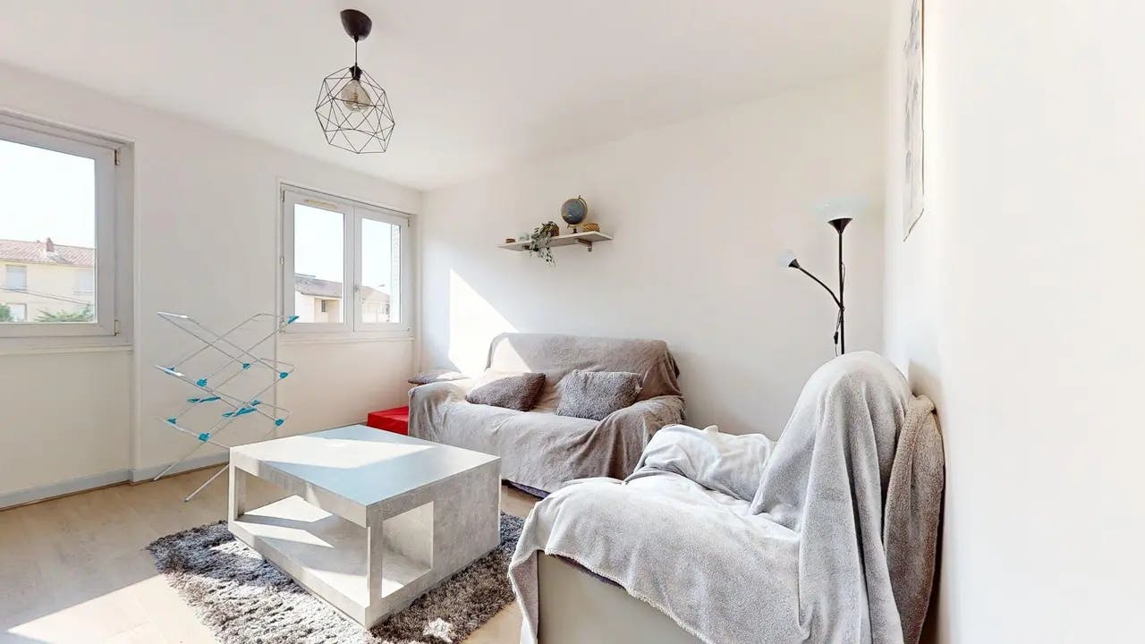 Private room in Rue des Meuniers, Clermont-Ferrand (1729944) room image 9