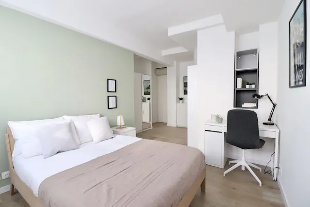 Private room in Rue de France, Nice (1730110) room image 1