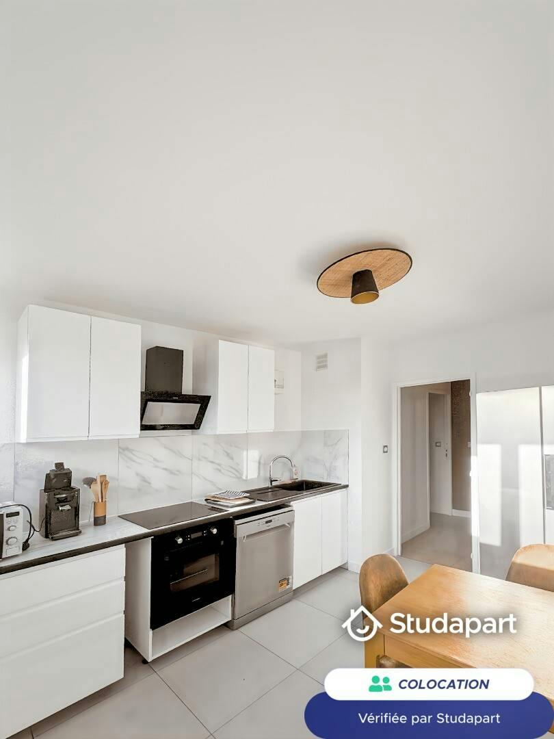 Private room for rent on Place de Montélimar, Toulouse