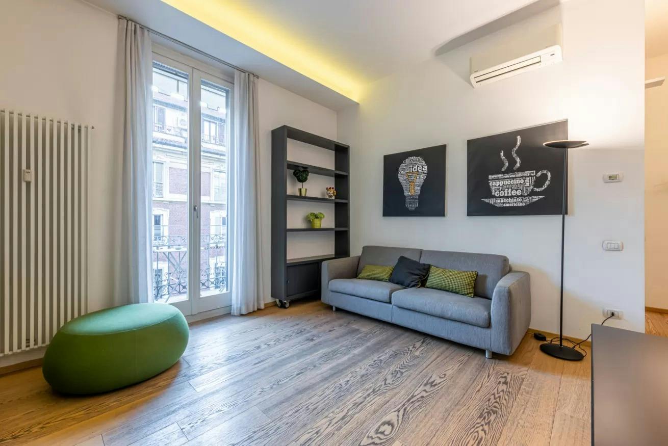 Via Curtatone, Milan preview