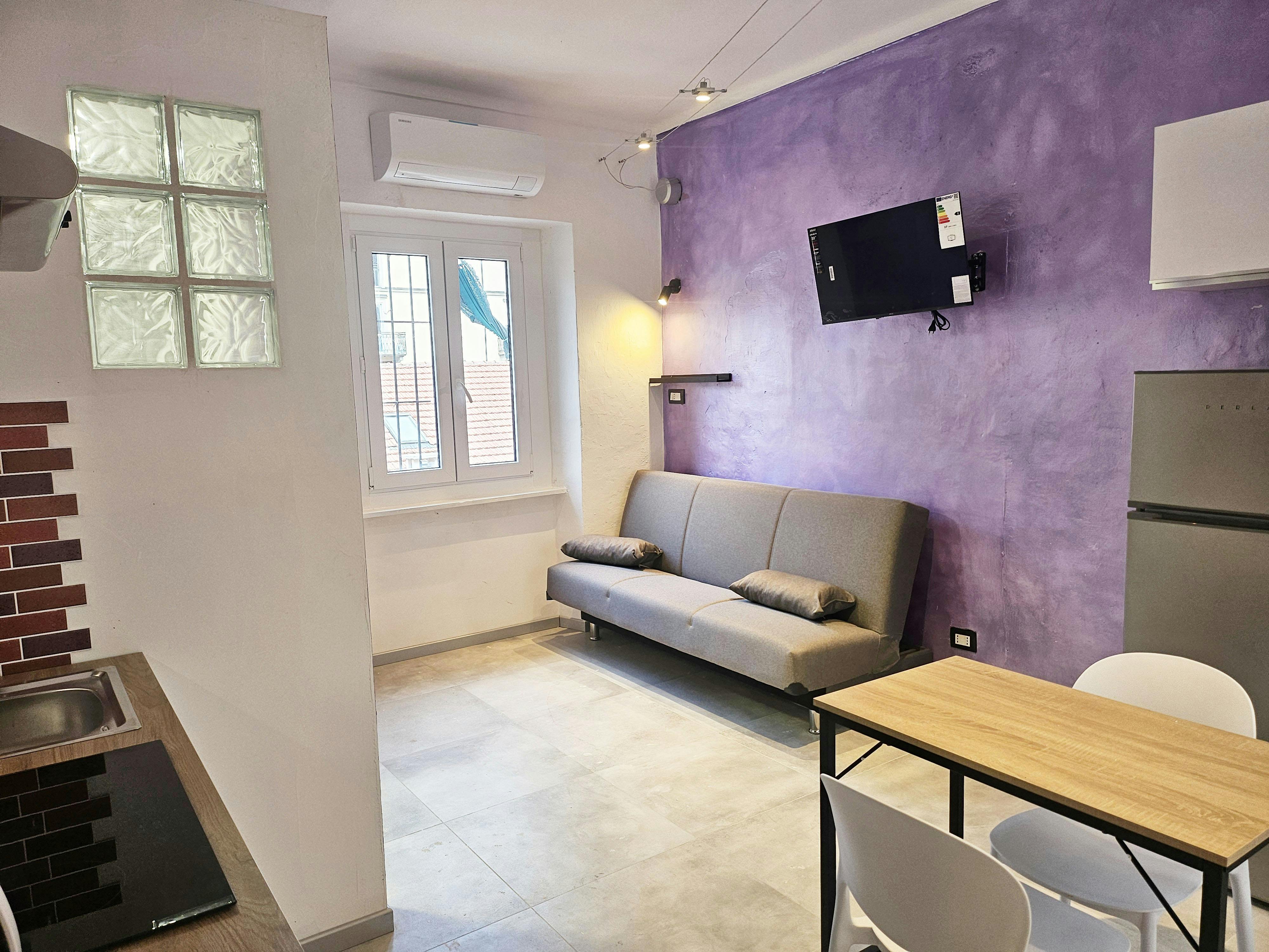 Studio zu mieten für 600 € pro Monat in Turin, Corso Giulio Cesare